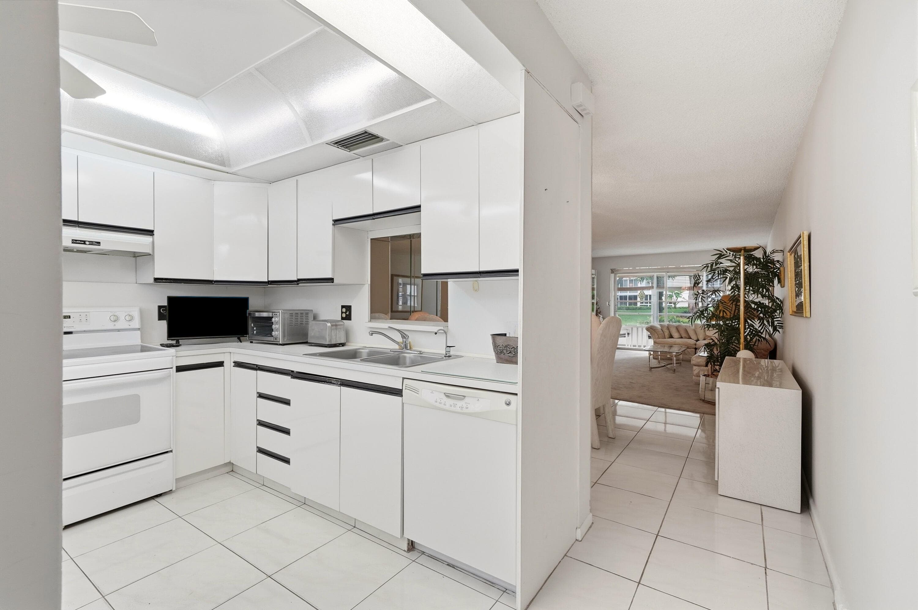 2302 Lucaya Lane E1, Coconut Creek, FL 33066 — photo 7 of 32