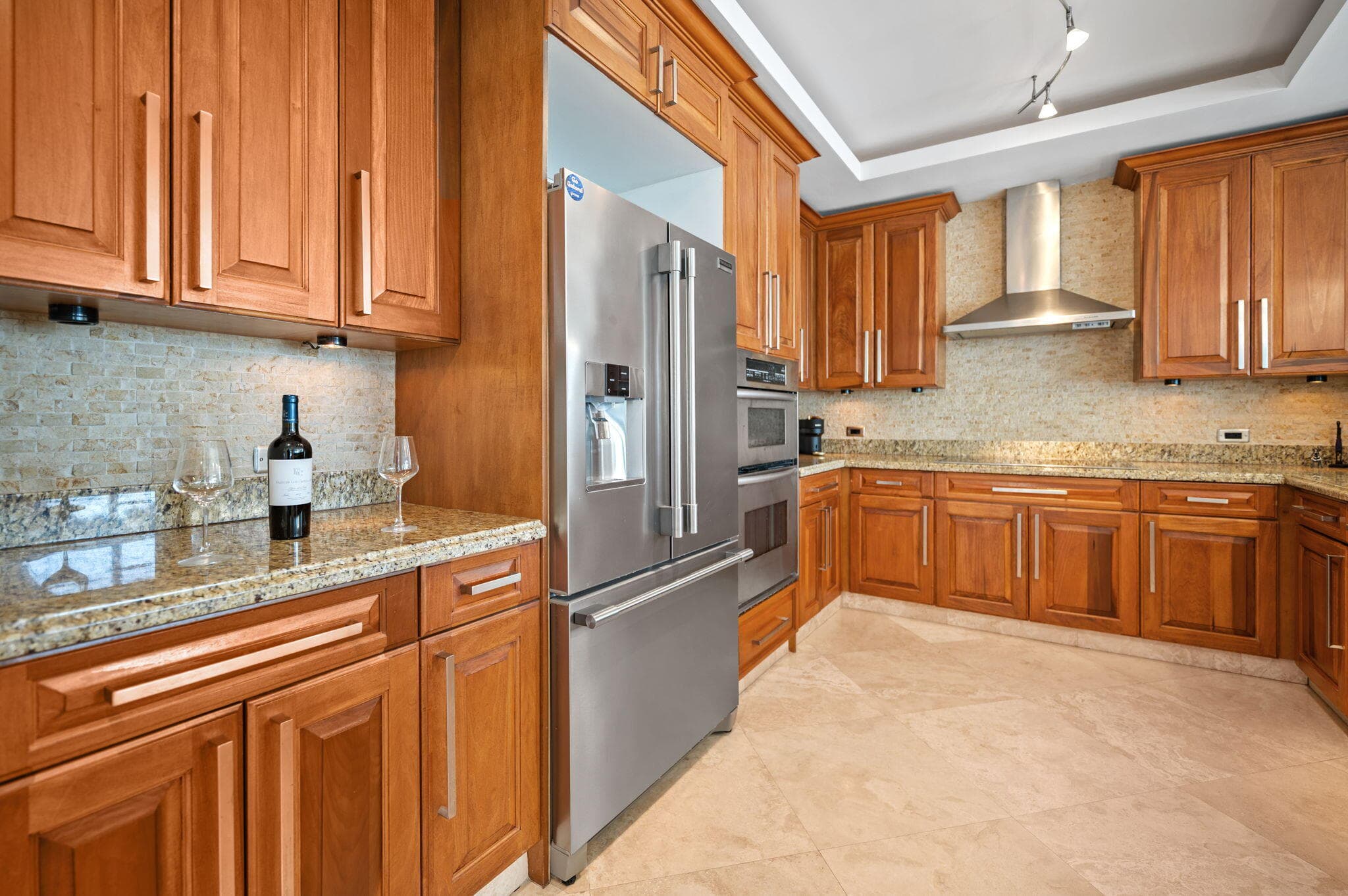 48 Hendricks Isle 2a-a, Fort Lauderdale, FL 33301 — photo 12 of 38