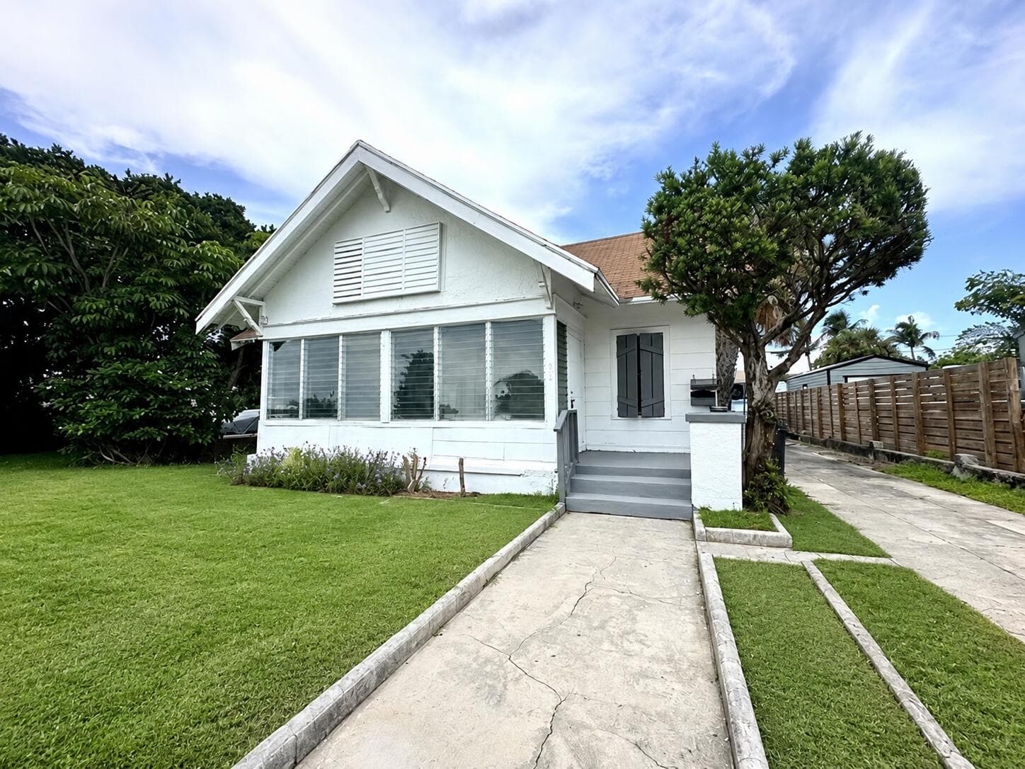 523 Valley Forge Road, West Palm Beach, FL 33405 — photo 1 of 18