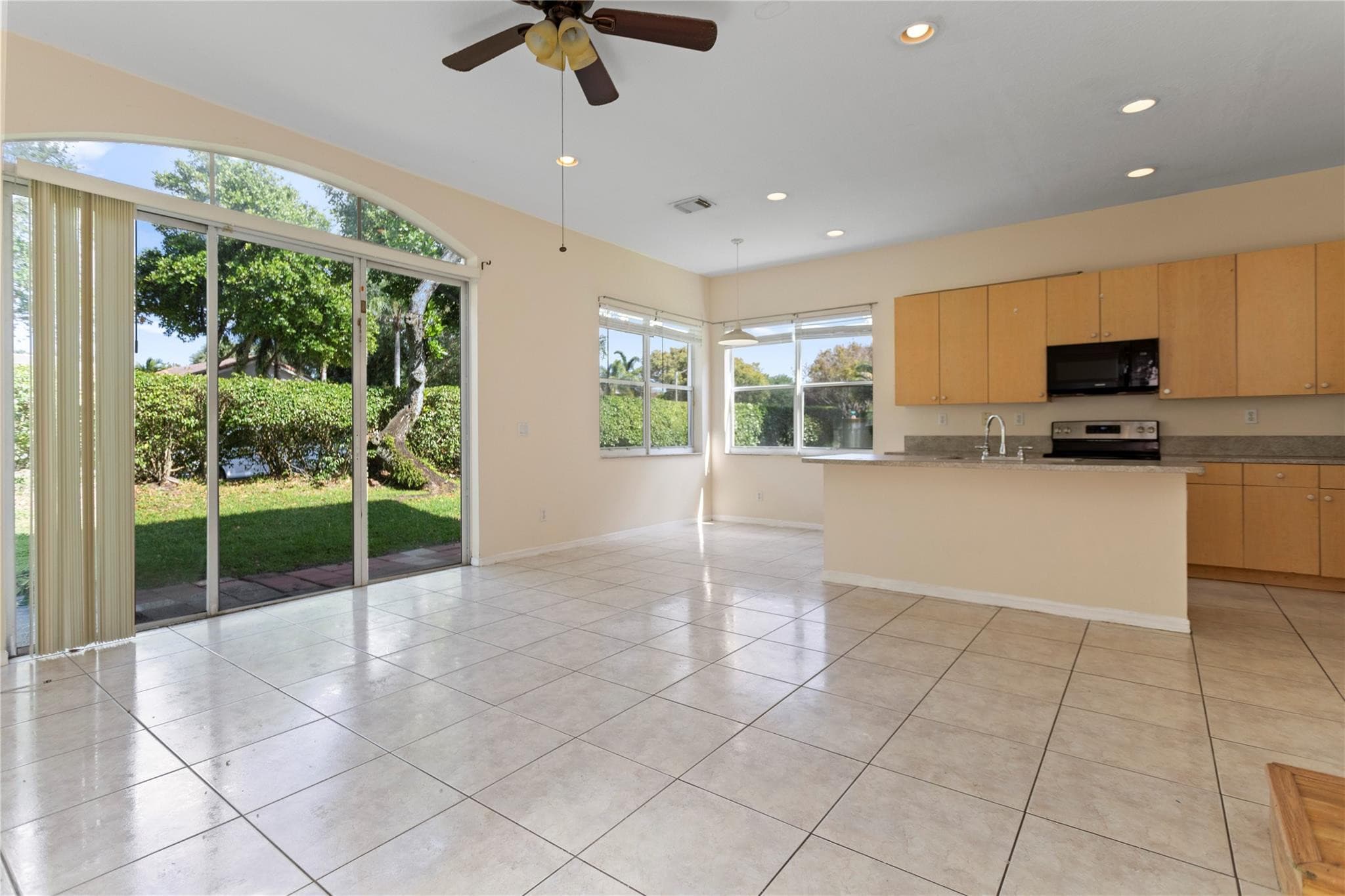 2215 NW 76th Terrace, Pembroke Pines, FL 33024 — photo 18 of 70