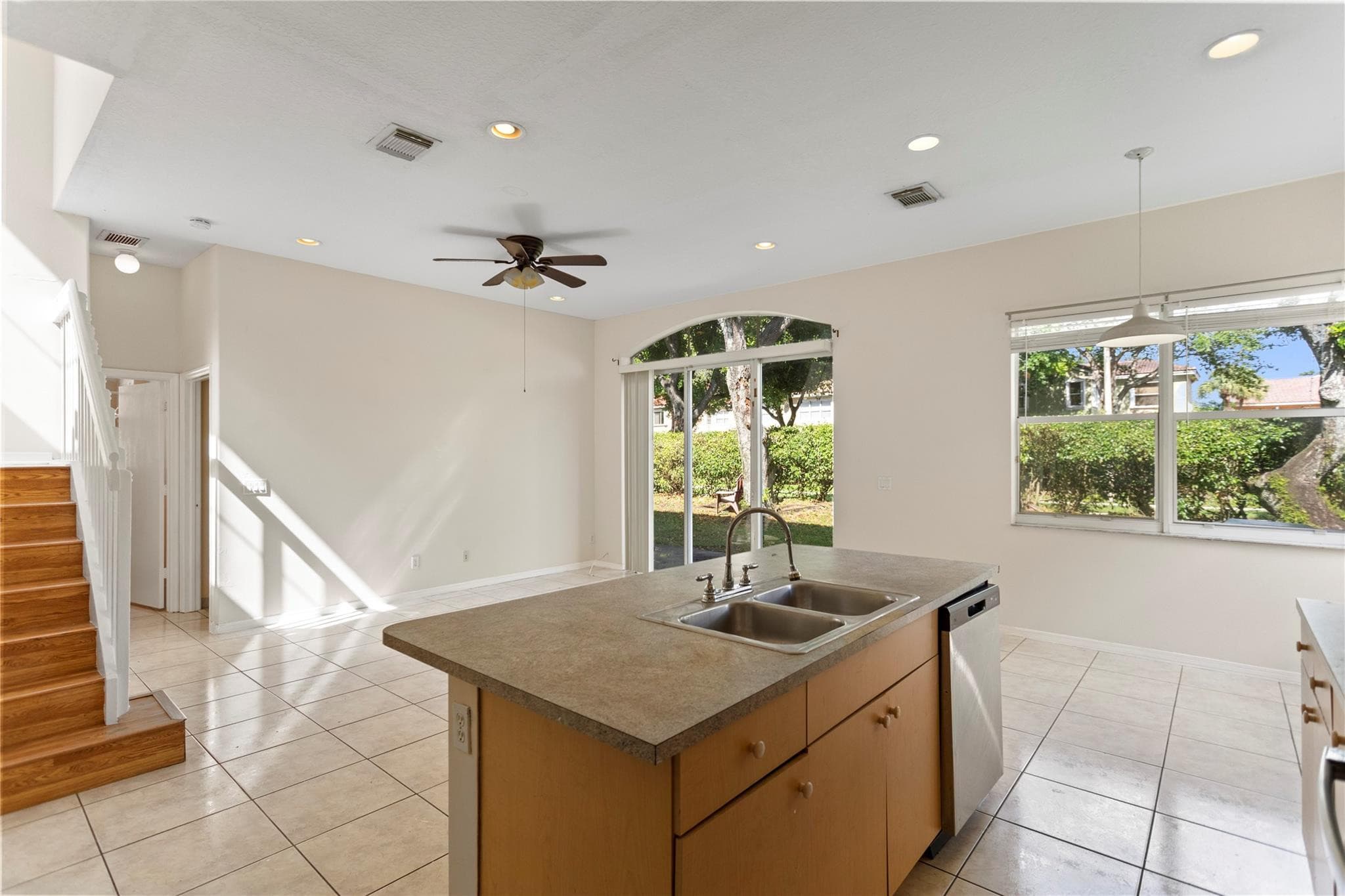 2215 NW 76th Terrace, Pembroke Pines, FL 33024 — photo 22 of 70