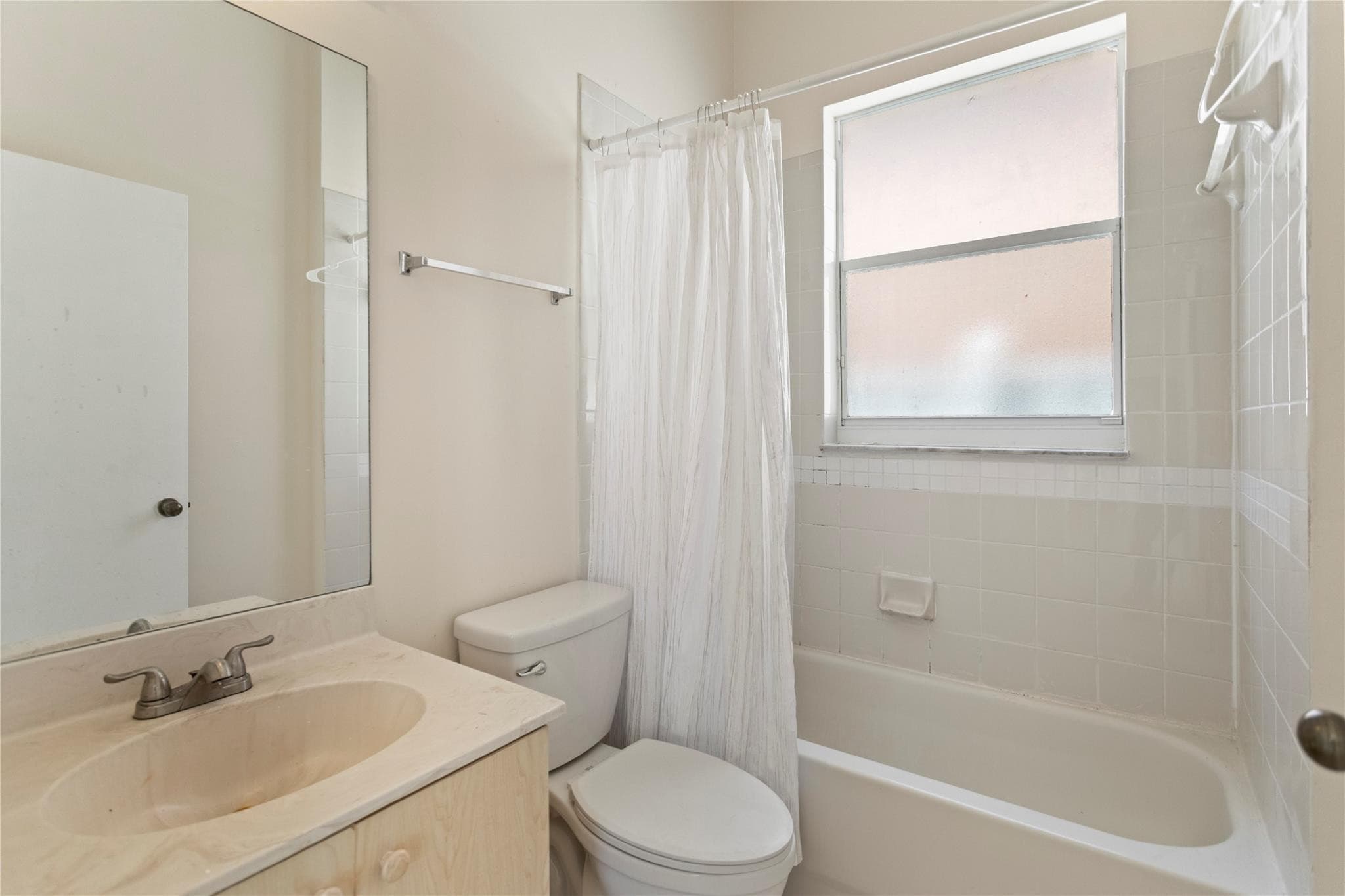 2215 NW 76th Terrace, Pembroke Pines, FL 33024 — photo 32 of 70