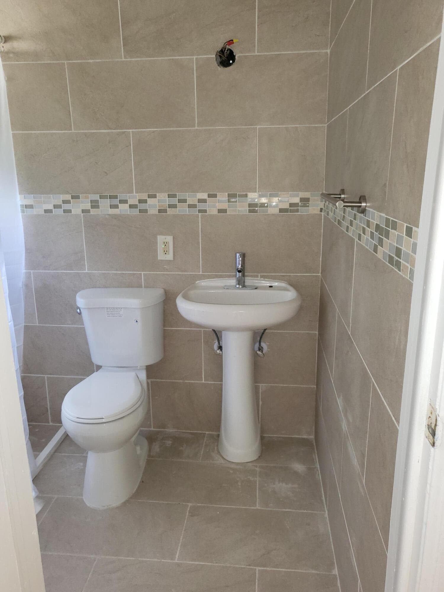 224 N 57th Avenue 1-3, Hollywood, FL 33021 — photo 5 of 7