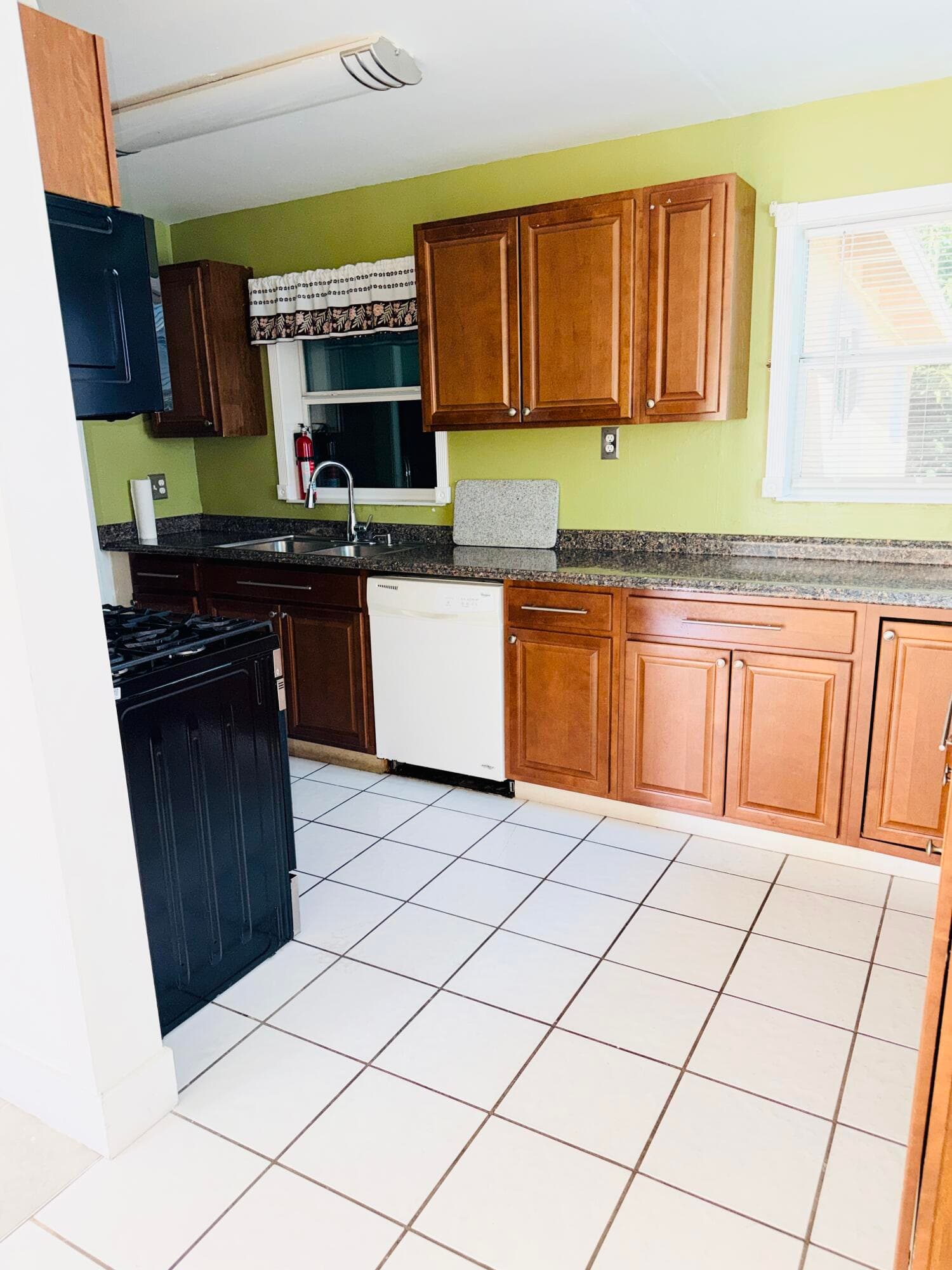 5755 Winfield Boulevard, Margate, FL 33063 — photo 4 of 10