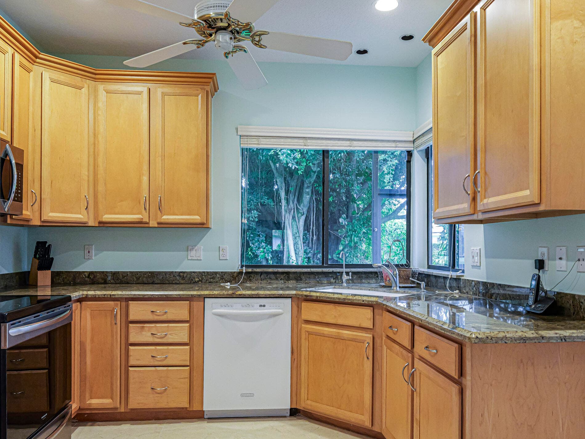 3390 SE Putnam Court, Stuart, FL 34997 — photo 12 of 60