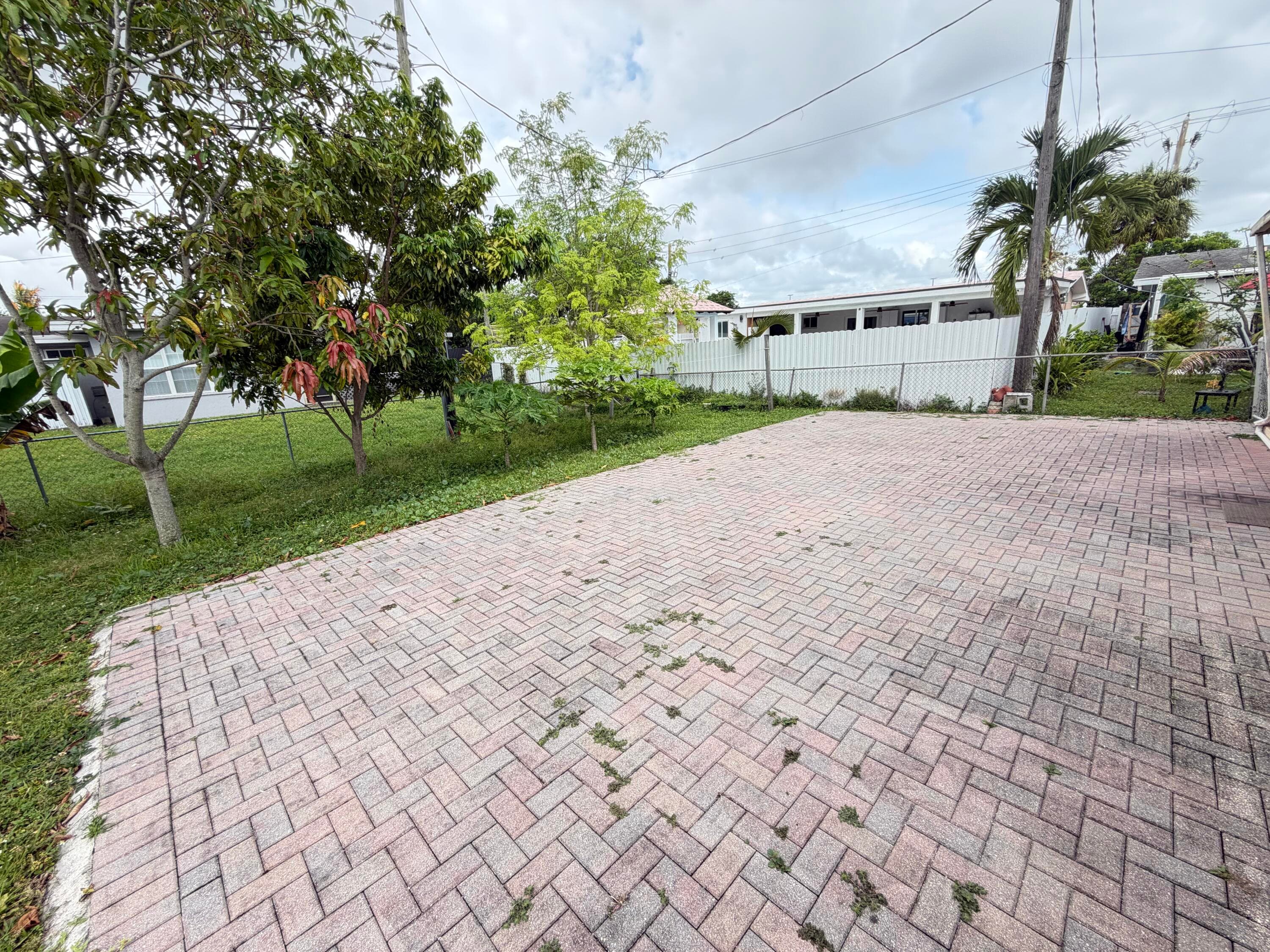8870 Taft Street, Pembroke Pines, FL 33024 — photo 6 of 20