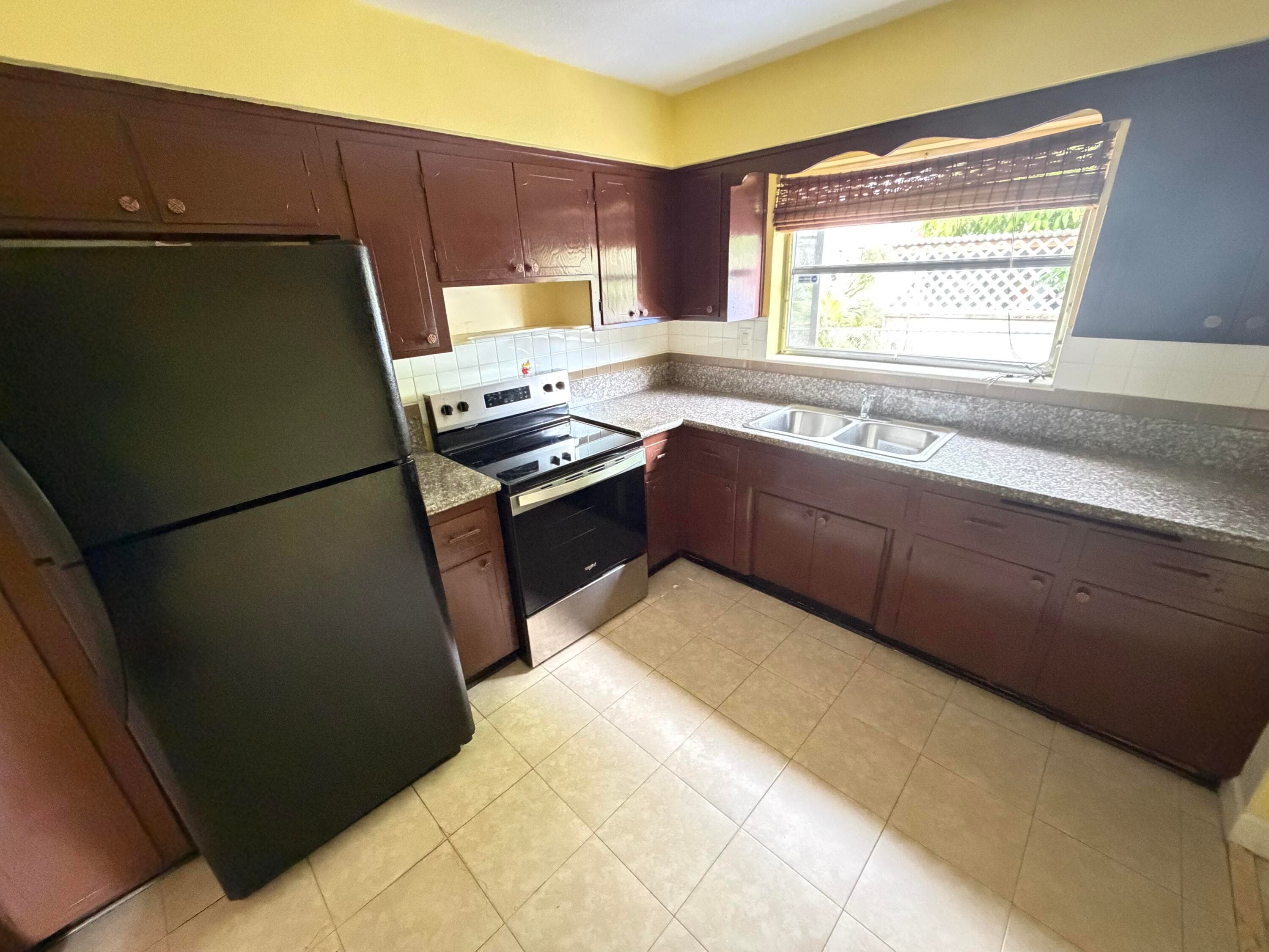 8870 Taft Street, Pembroke Pines, FL 33024 — photo 14 of 20