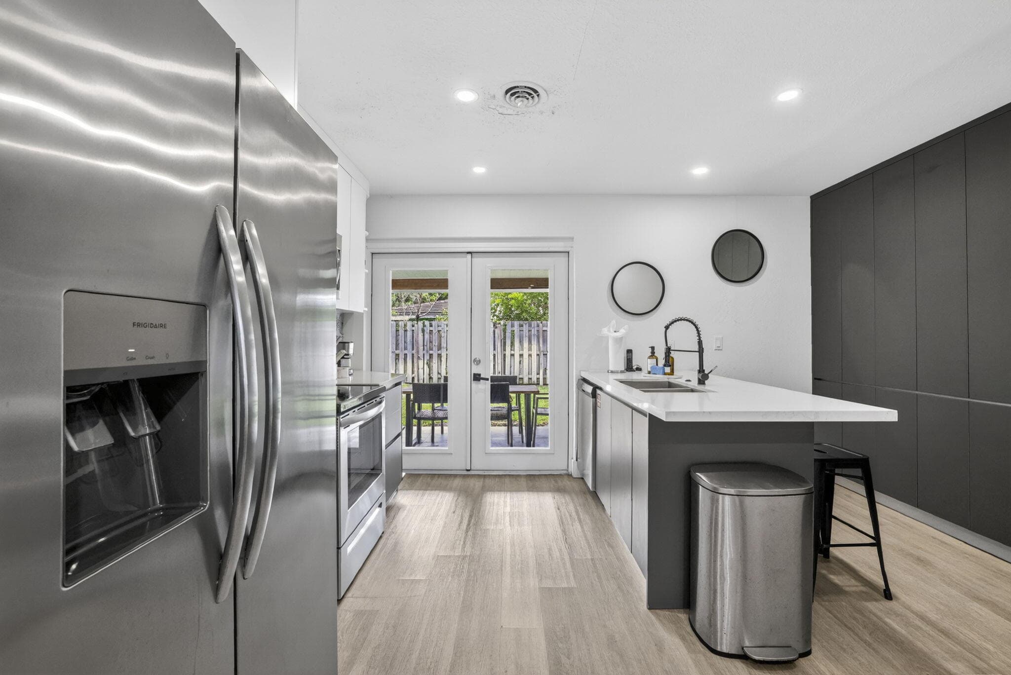 4601 NE 4th Avenue, Fort Lauderdale, FL 33334 — photo 9 of 34