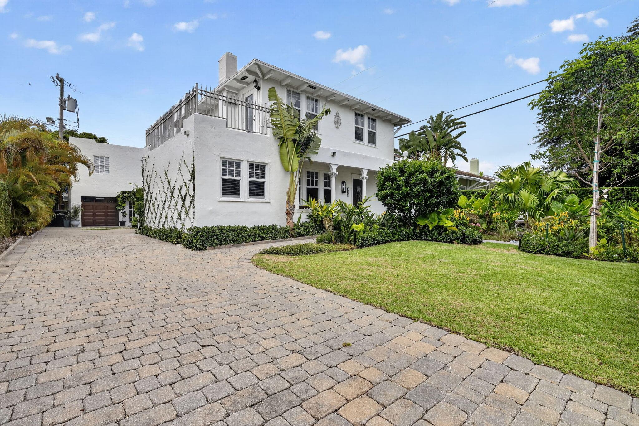 412 El Prado, West Palm Beach, FL 33405 — photo 1 of 59