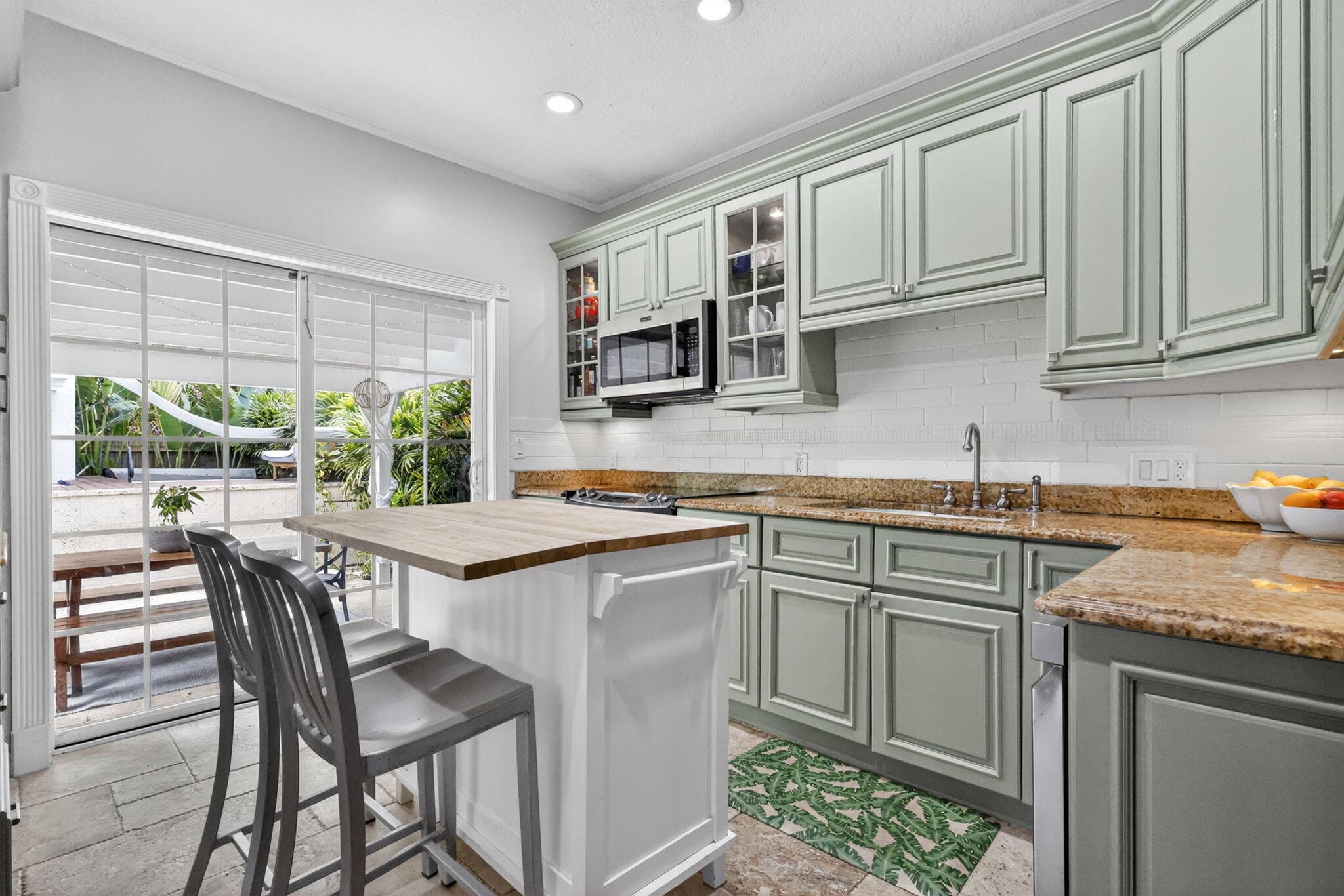 412 El Prado, West Palm Beach, FL 33405 — photo 16 of 59