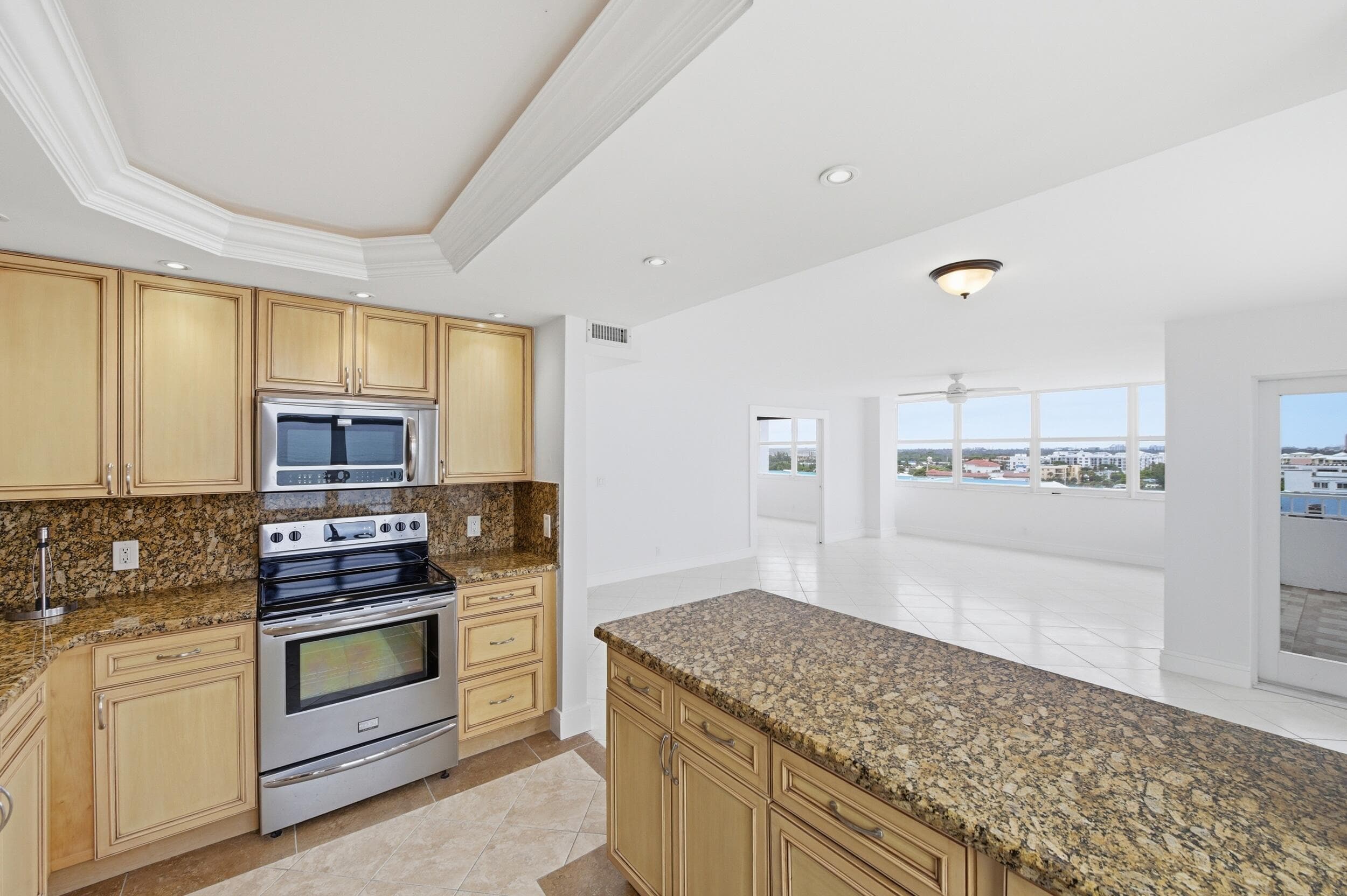 800 SE 20th Avenue 901, Deerfield Beach, FL 33441 — photo 9 of 31