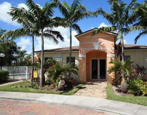 3610 N 56th Avenue 210, Hollywood, FL 33021 — photo 1 of 14