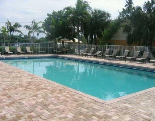 3610 N 56th Avenue 210, Hollywood, FL 33021 — photo 4 of 14