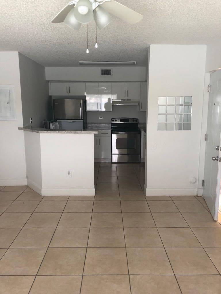 3610 N 56th Avenue 210, Hollywood, FL 33021 — photo 7 of 14
