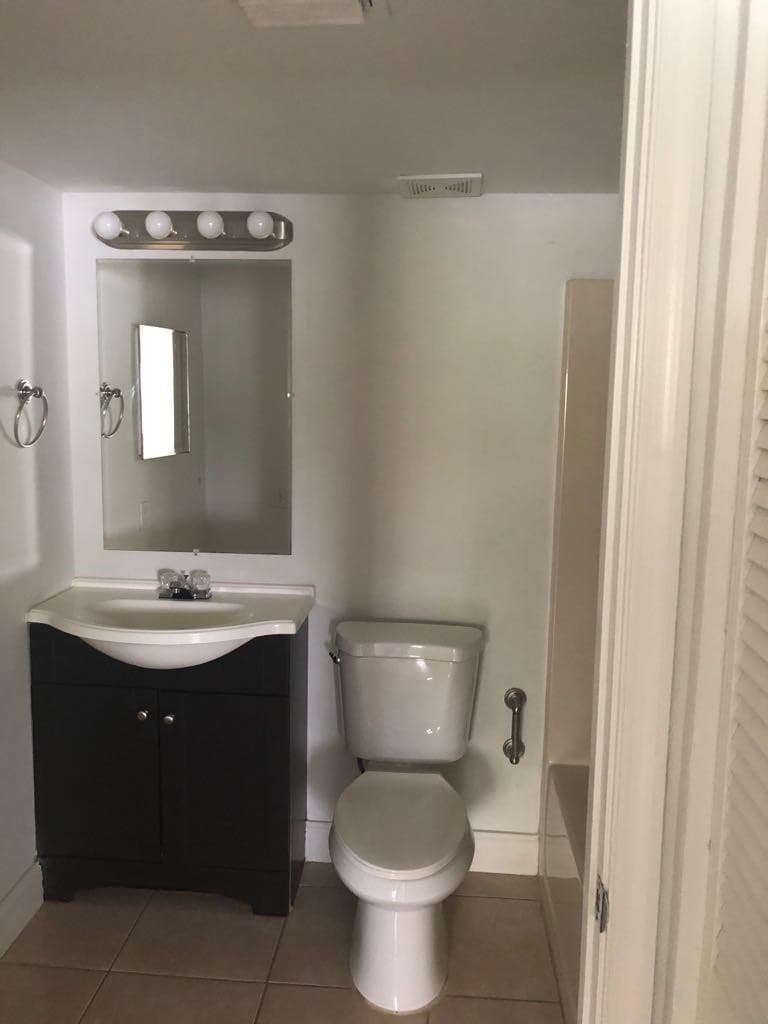 3610 N 56th Avenue 210, Hollywood, FL 33021 — photo 8 of 14