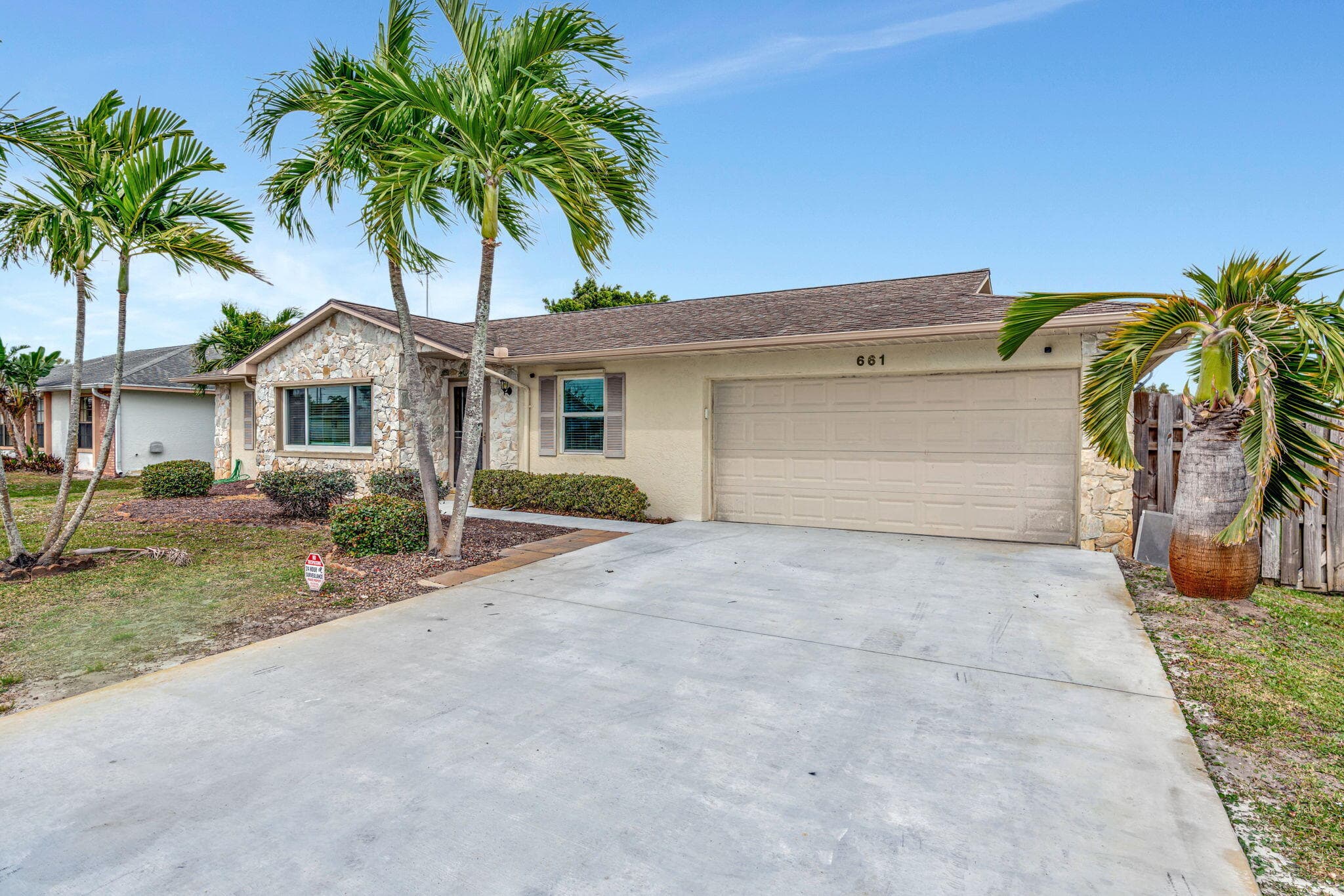 661 SE Crescent Avenue, Port St. Lucie, FL 34984 — photo 3 of 30