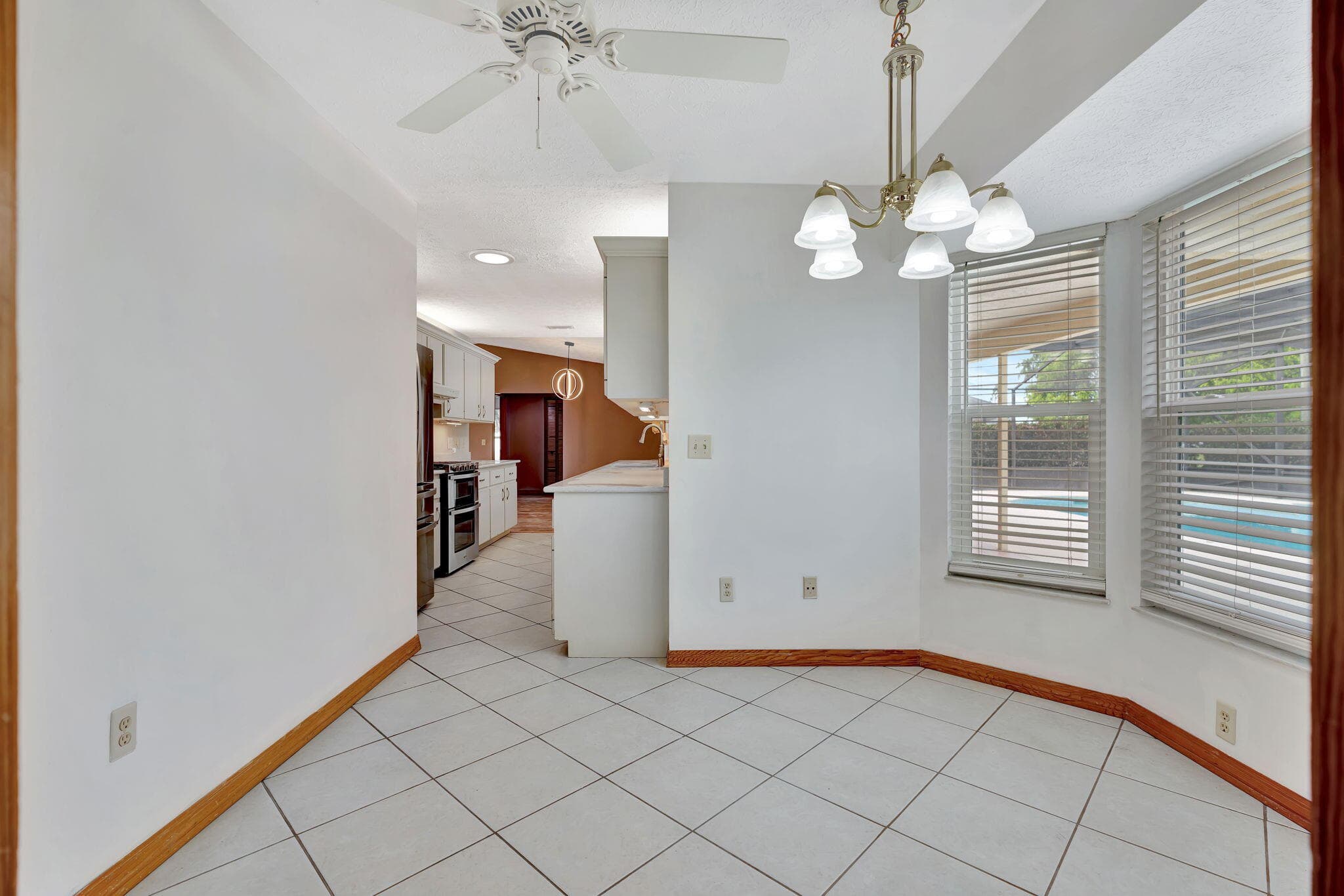 661 SE Crescent Avenue, Port St. Lucie, FL 34984 — photo 10 of 30