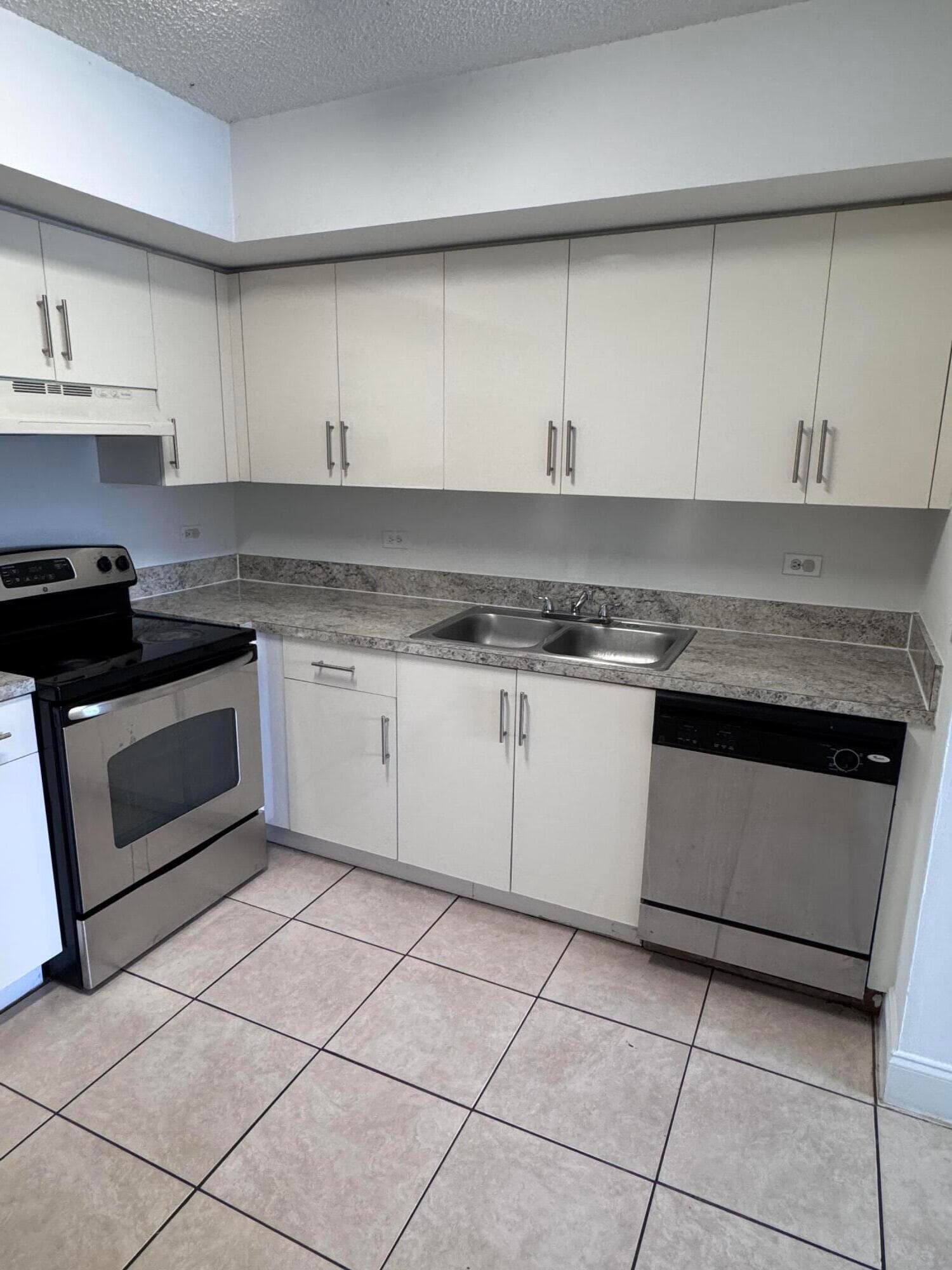 3610 N 56th Avenue 210, Hollywood, FL 33021 — photo 11 of 14