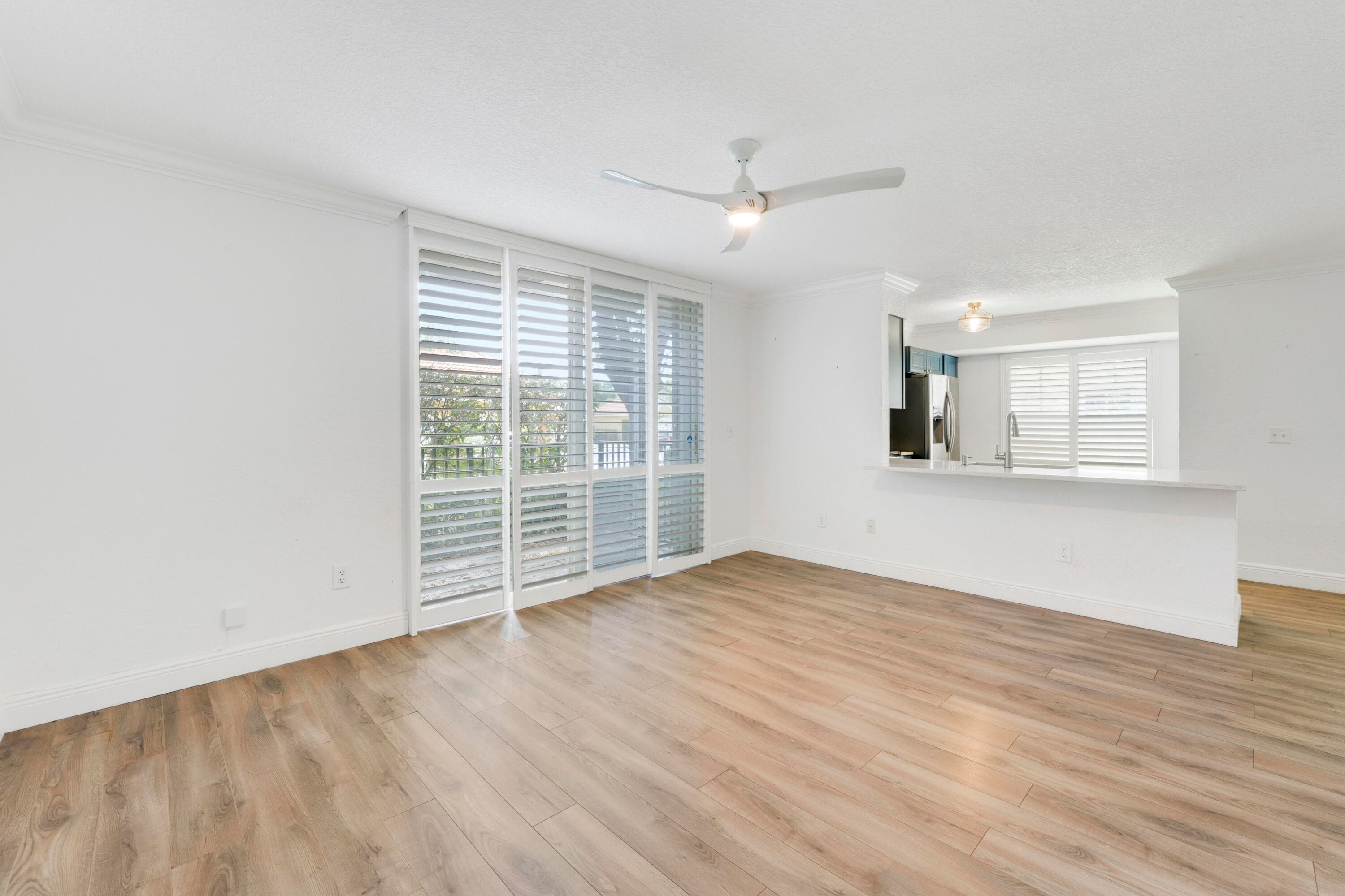 127 Yacht Club Way 101, Hypoluxo, FL 33462 — photo 11 of 27
