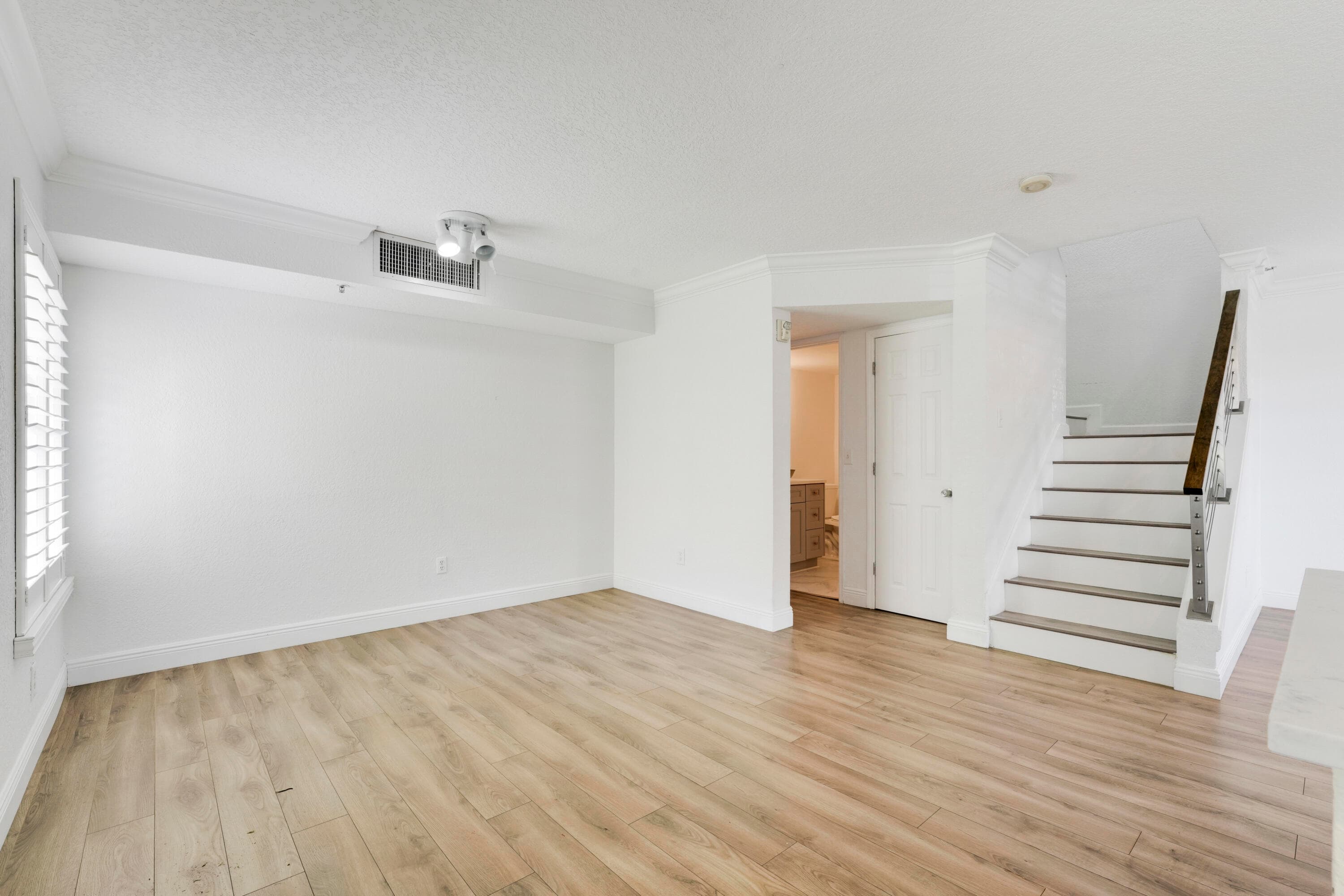 127 Yacht Club Way 101, Hypoluxo, FL 33462 — photo 13 of 27