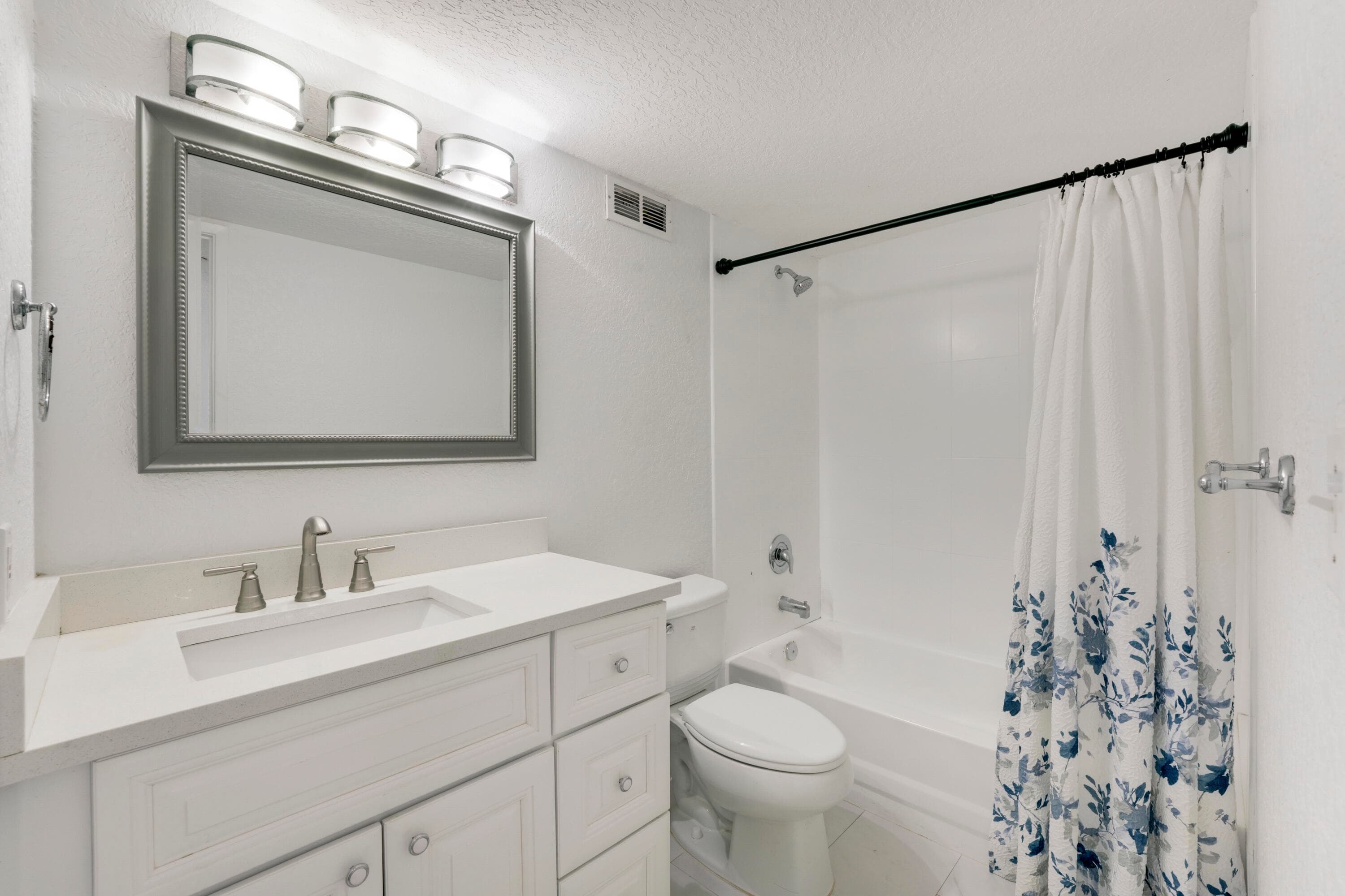 127 Yacht Club Way 101, Hypoluxo, FL 33462 — photo 23 of 27