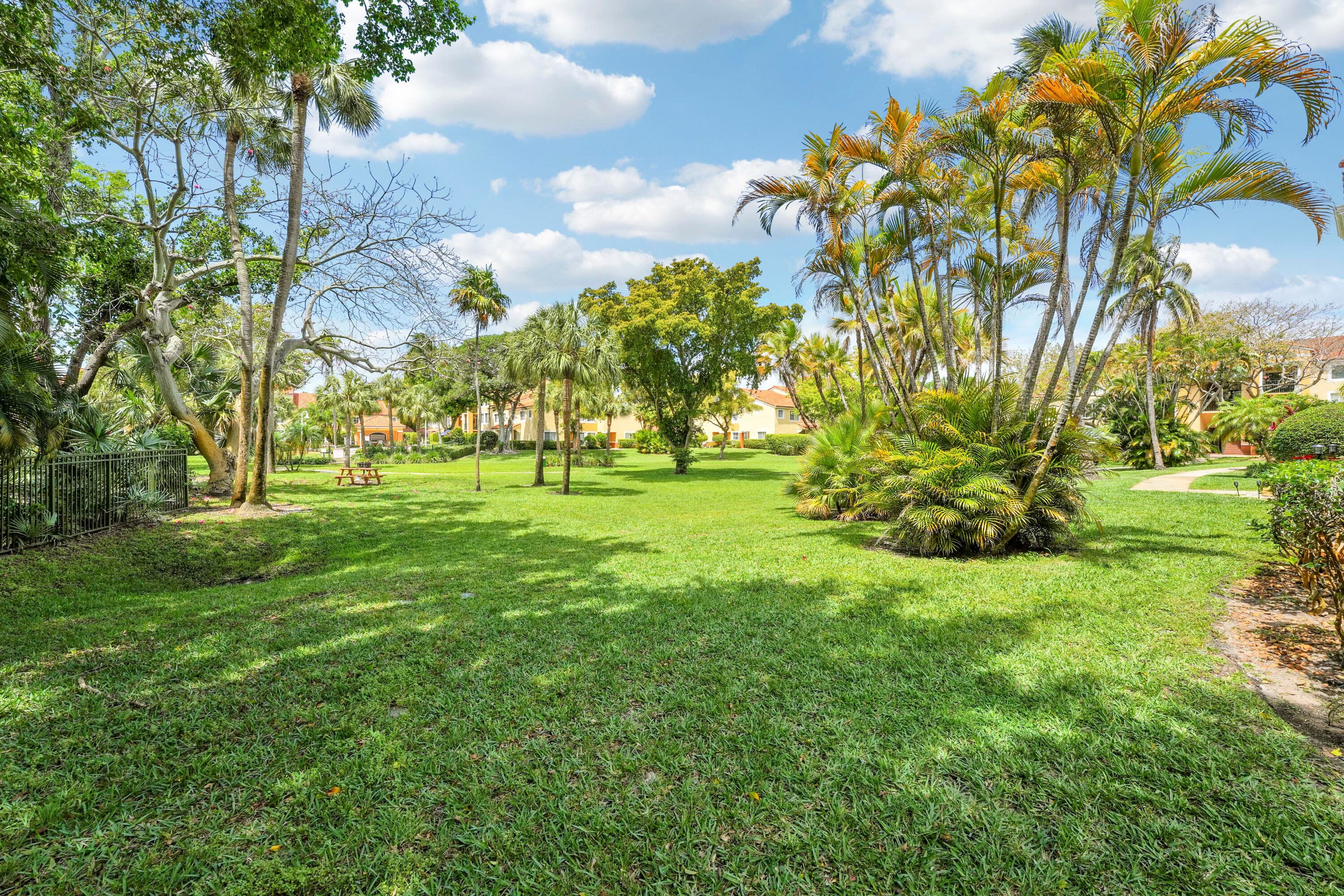 127 Yacht Club Way 101, Hypoluxo, FL 33462 — photo 7 of 27