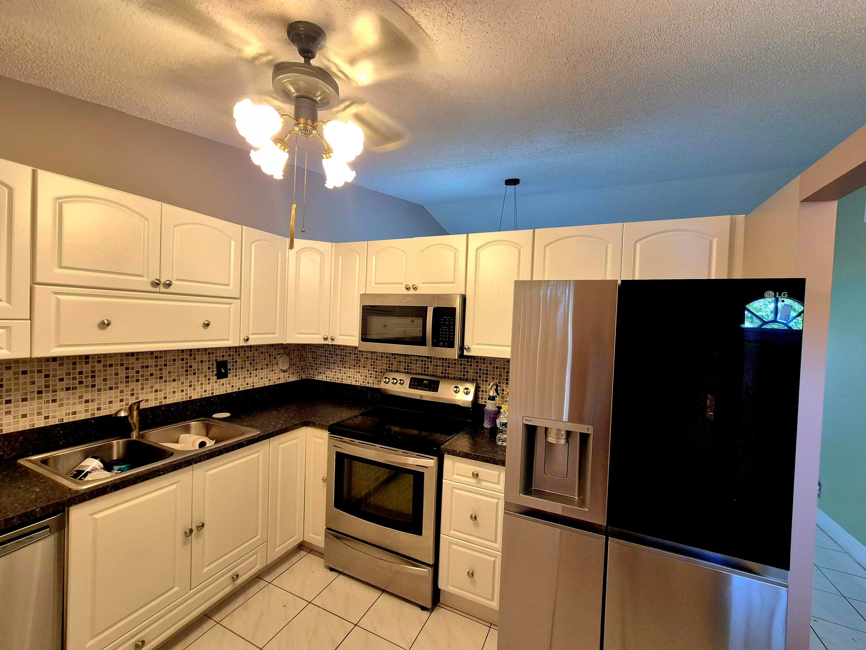 540 NW 43rd Street, Deerfield Beach, FL 33064 — photo 6 of 37
