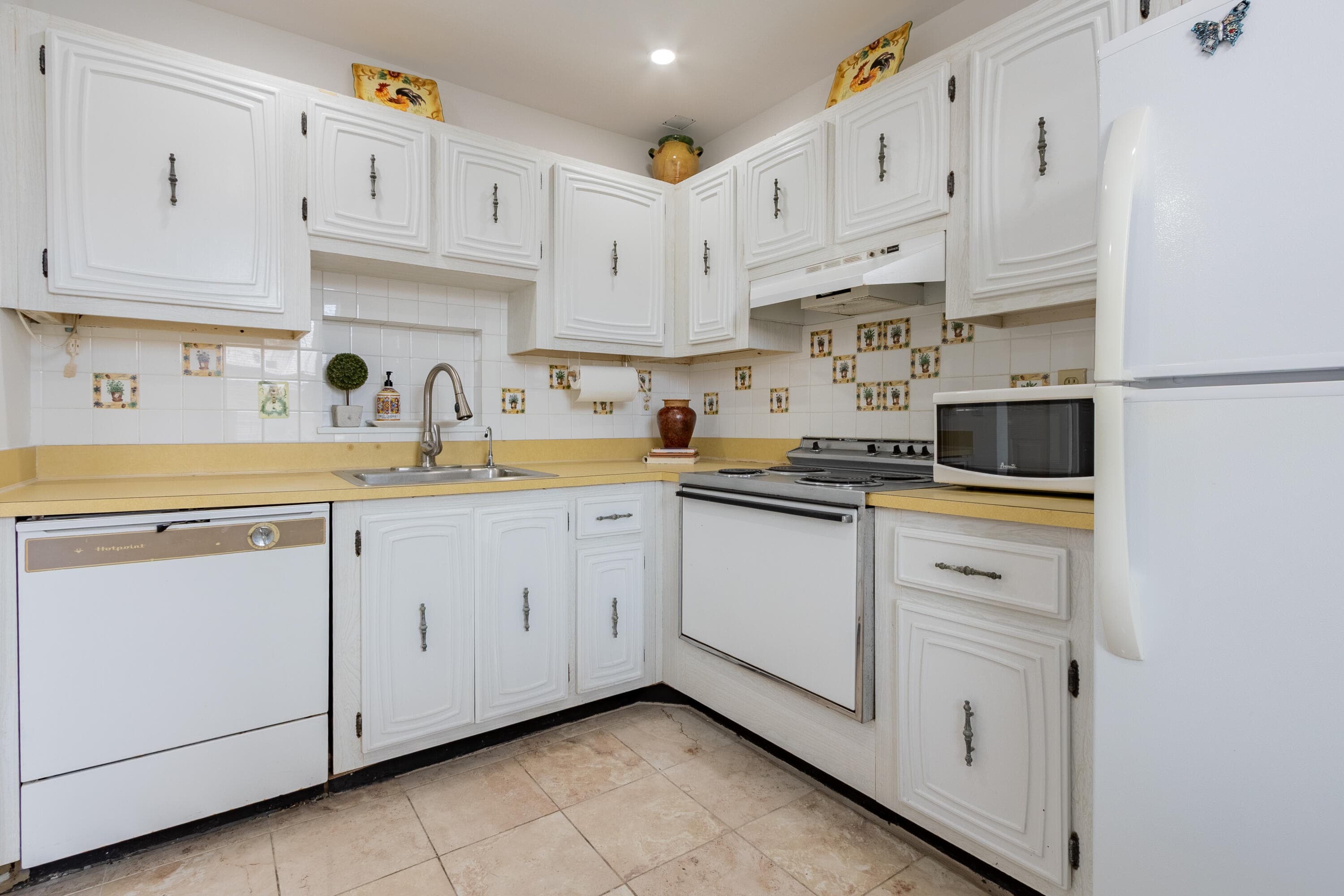 2811 Somerset Drive 412, Lauderdale Lakes, FL 33311 — photo 2 of 27