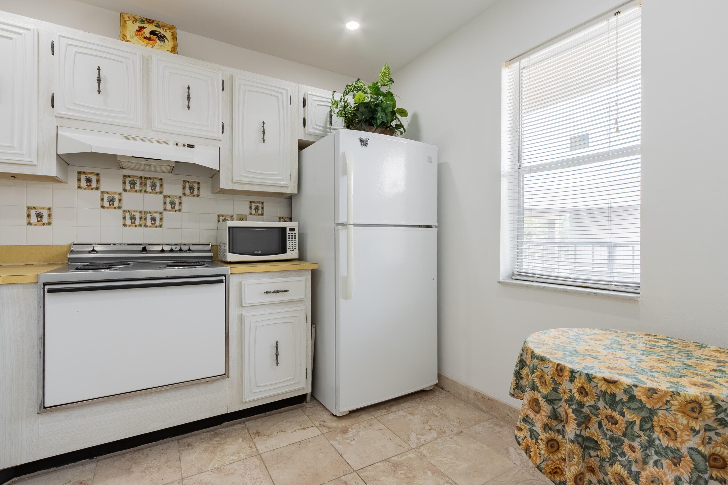 2811 Somerset Drive 412, Lauderdale Lakes, FL 33311 — photo 3 of 27