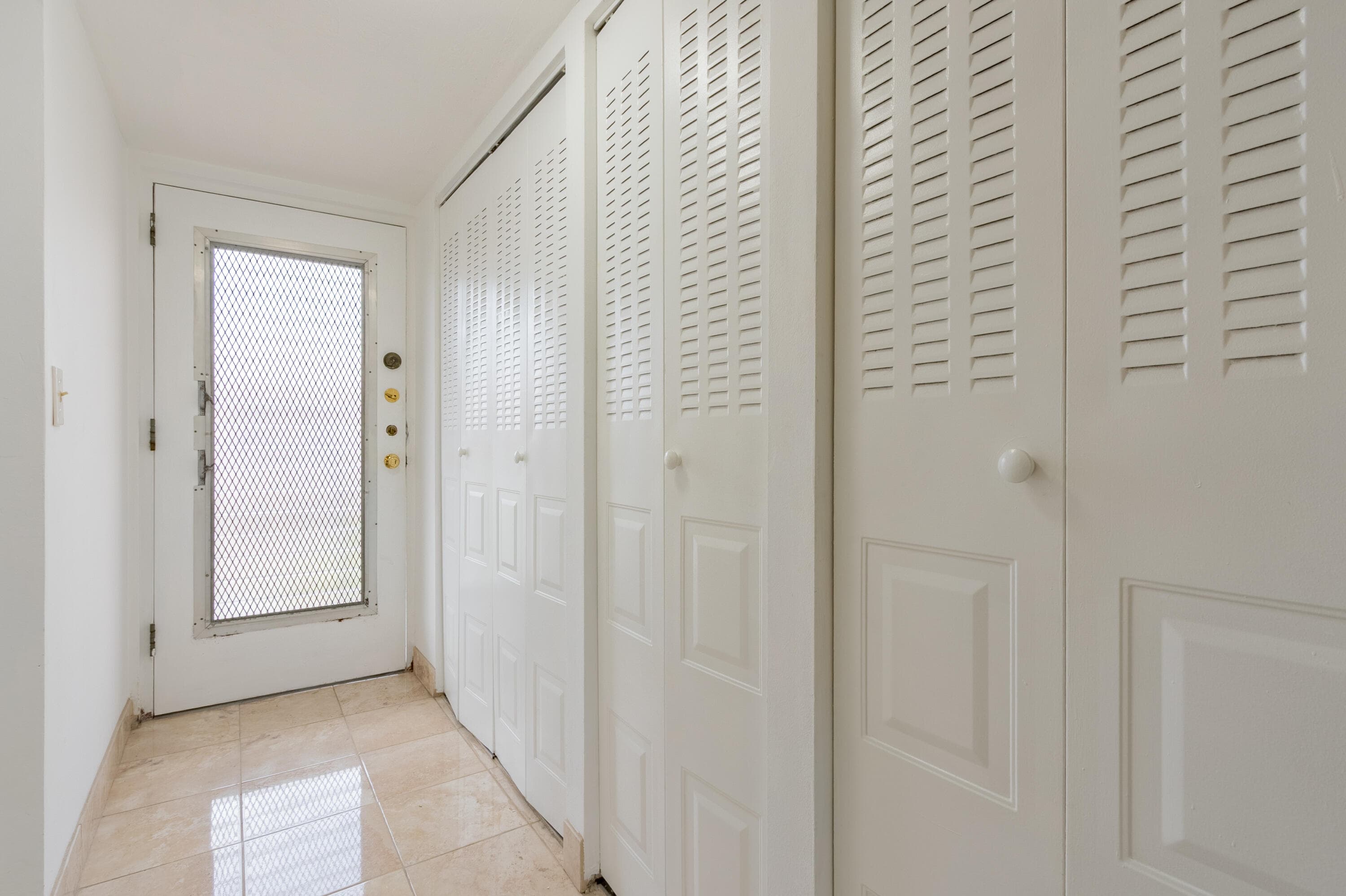 2811 Somerset Drive 412, Lauderdale Lakes, FL 33311 — photo 4 of 27