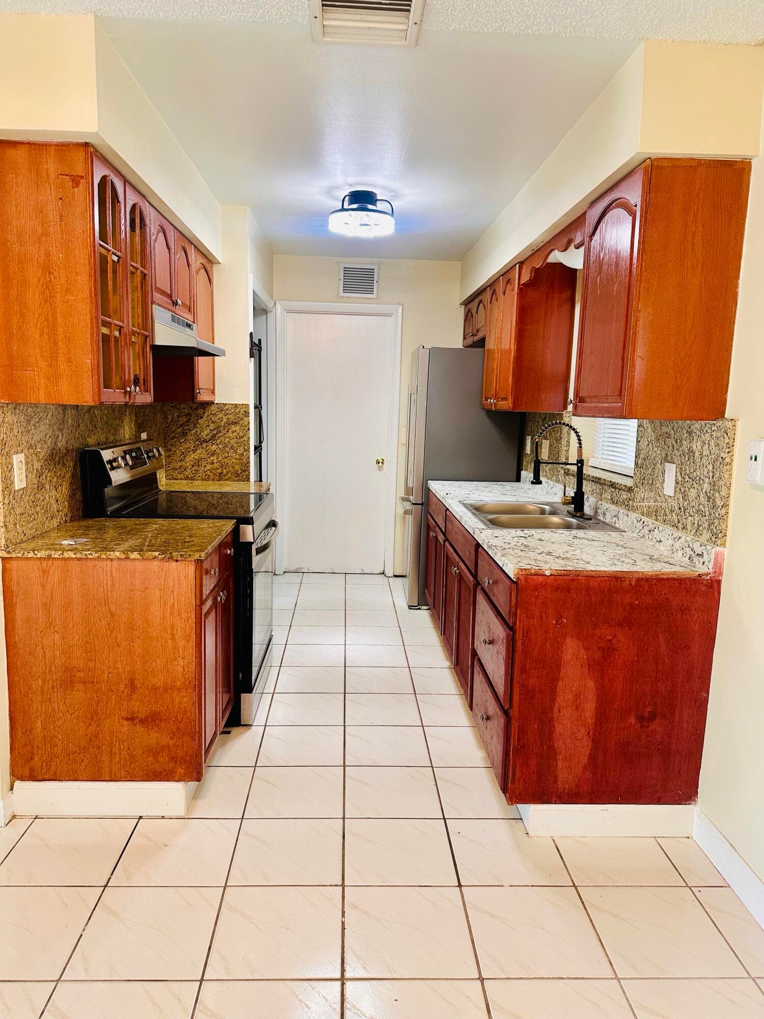 6245 Saxon Boulevard, West Palm Beach, FL 33417 — photo 5 of 23