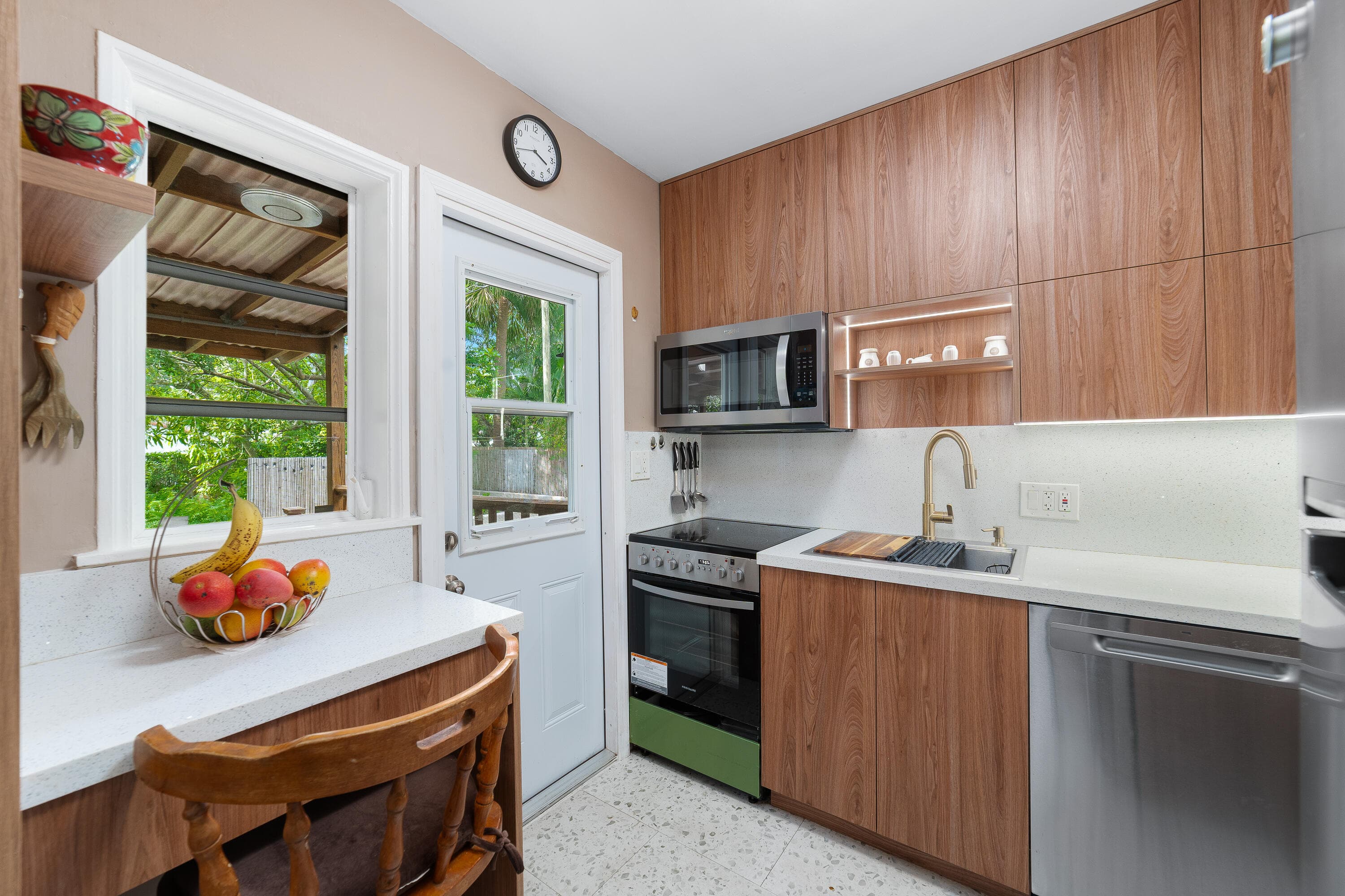 1535 Dewey Street, Hollywood, FL 33020 — photo 14 of 40