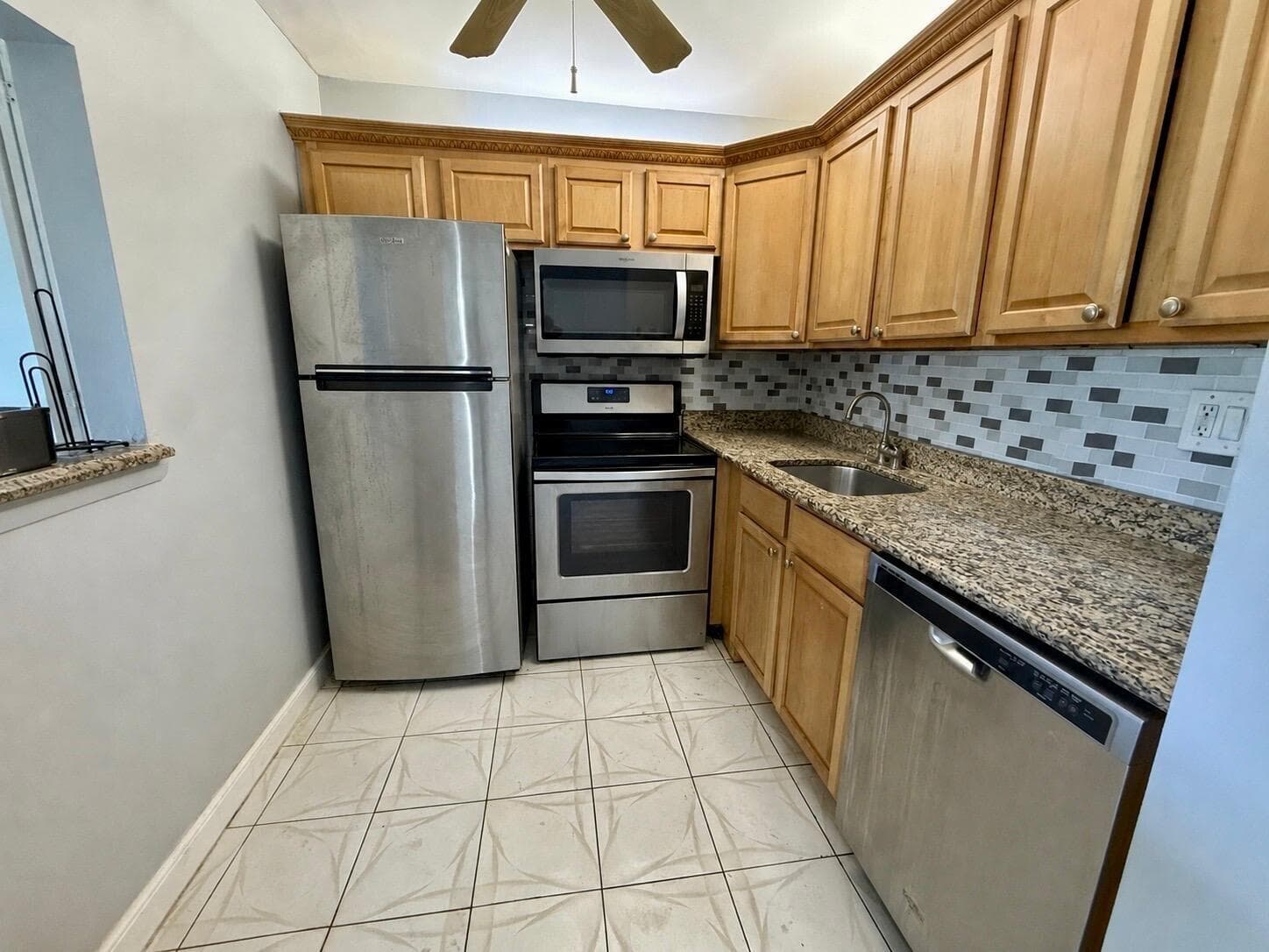261 Suffolk, Boca Raton, FL 33434 — photo 4 of 12