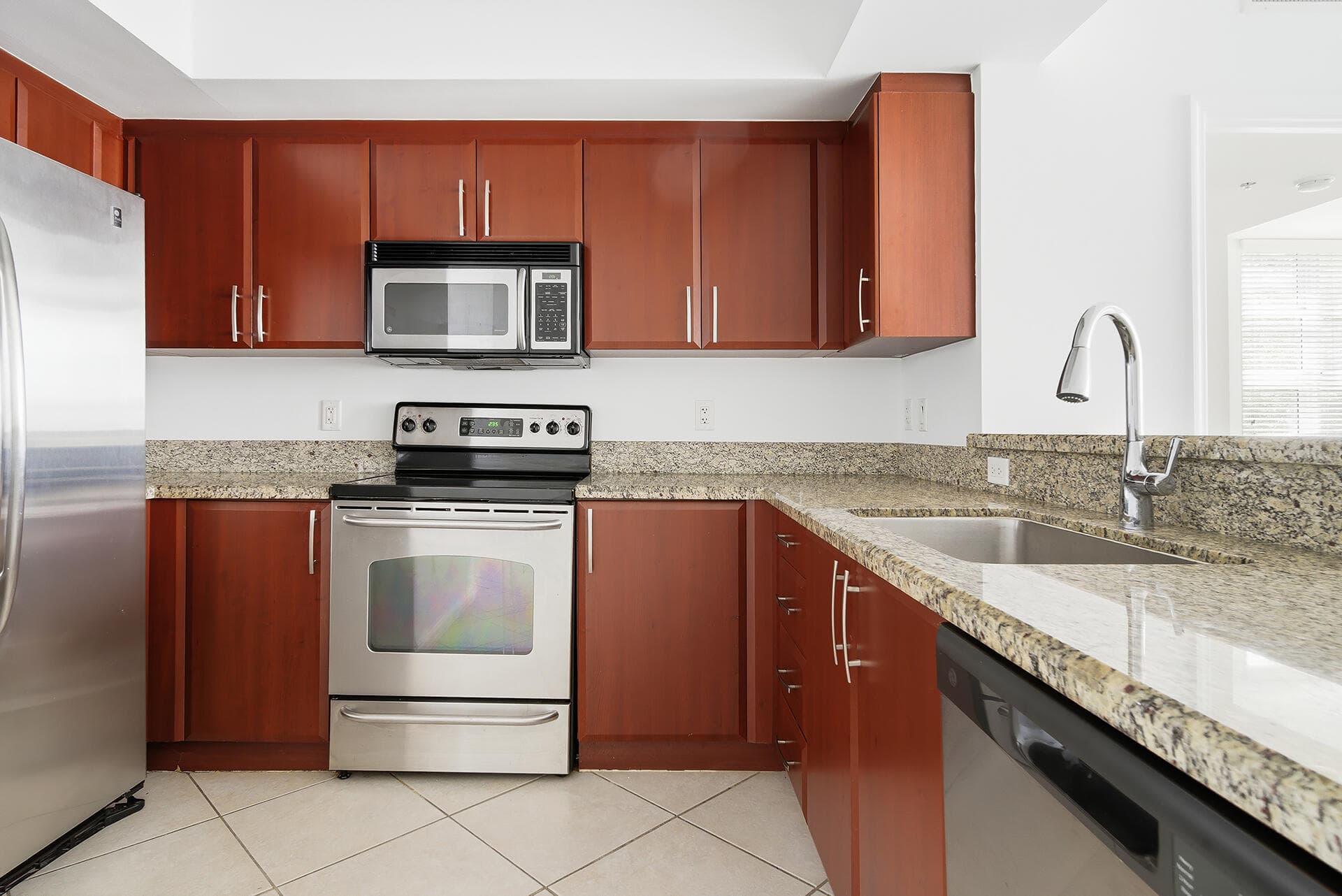 403 S Sapodilla Avenue 218, West Palm Beach, FL 33401 — photo 2 of 26