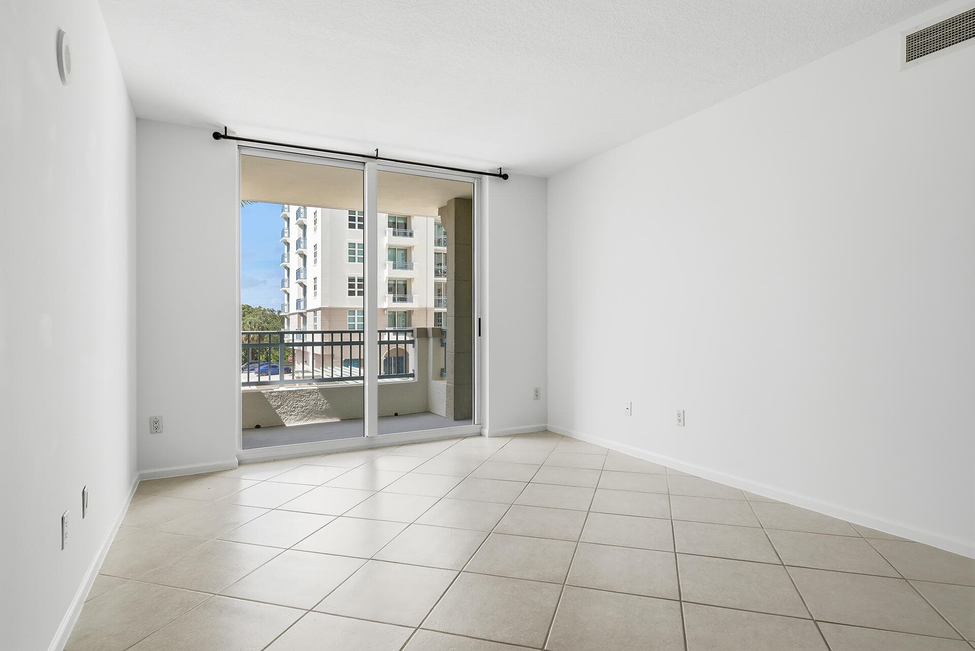 403 S Sapodilla Avenue 218, West Palm Beach, FL 33401 — photo 6 of 26