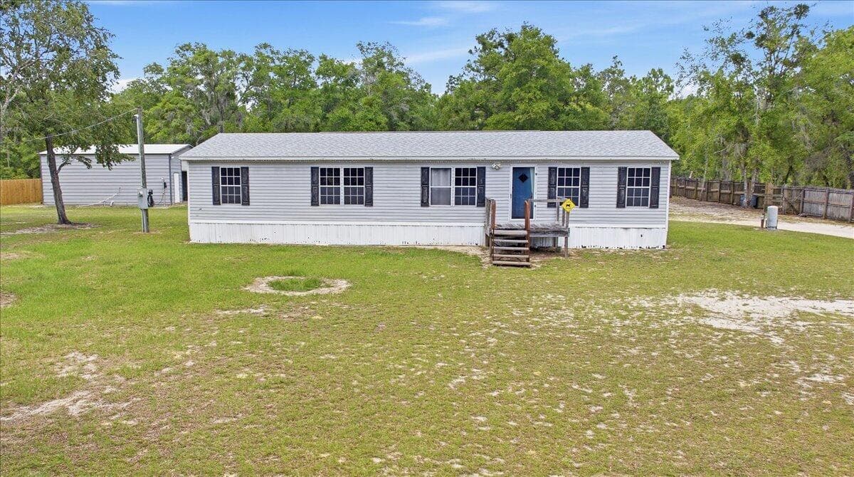 194 Keuka Road, Interlachen, FL 32148 — photo 2 of 22