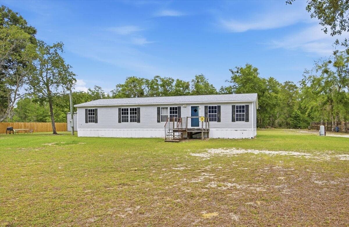 194 Keuka Road, Interlachen, FL 32148 — photo 3 of 22