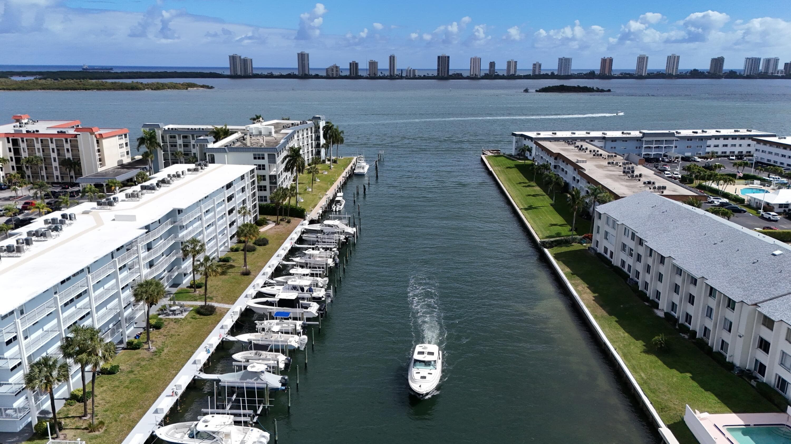 104 Paradise Harbour Boulevard 114, North Palm Beach, FL 33408 — photo 4 of 40
