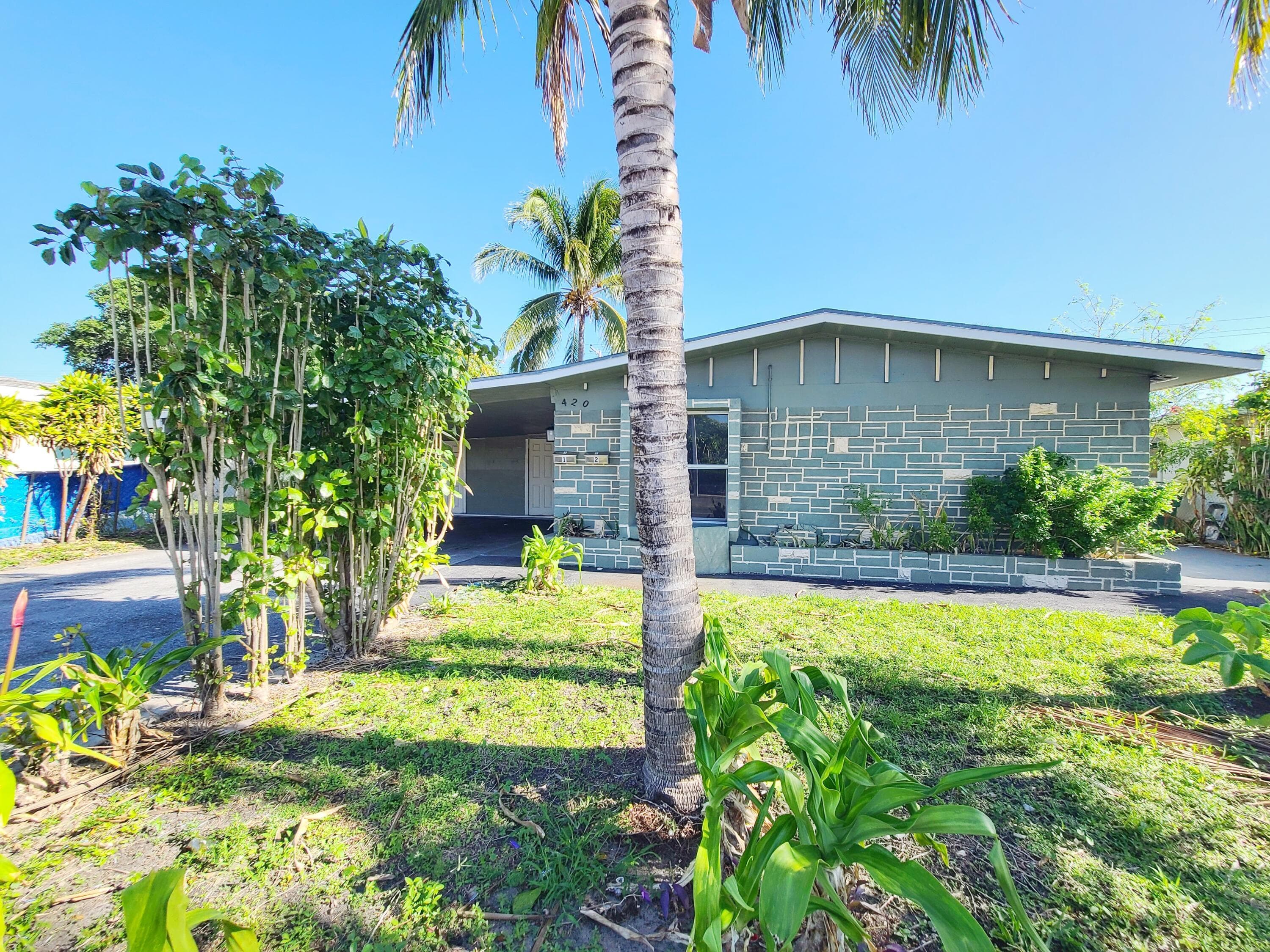 420 Blue Heron Boulevard 2, West Palm Beach, FL 33404 — photo 1 of 5
