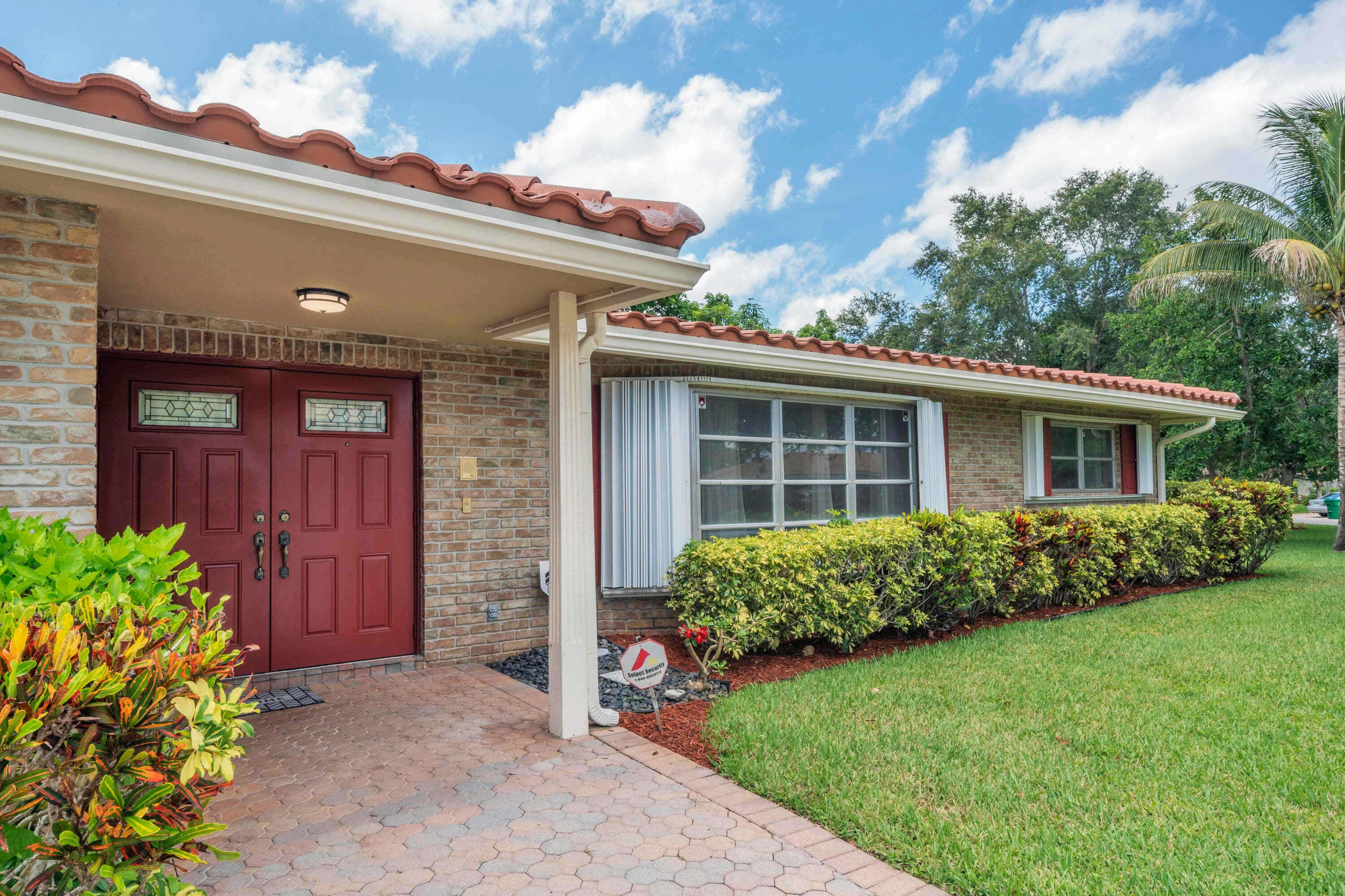 3860 NW 100th Avenue, Coral Springs, FL 33065 — photo 6 of 30