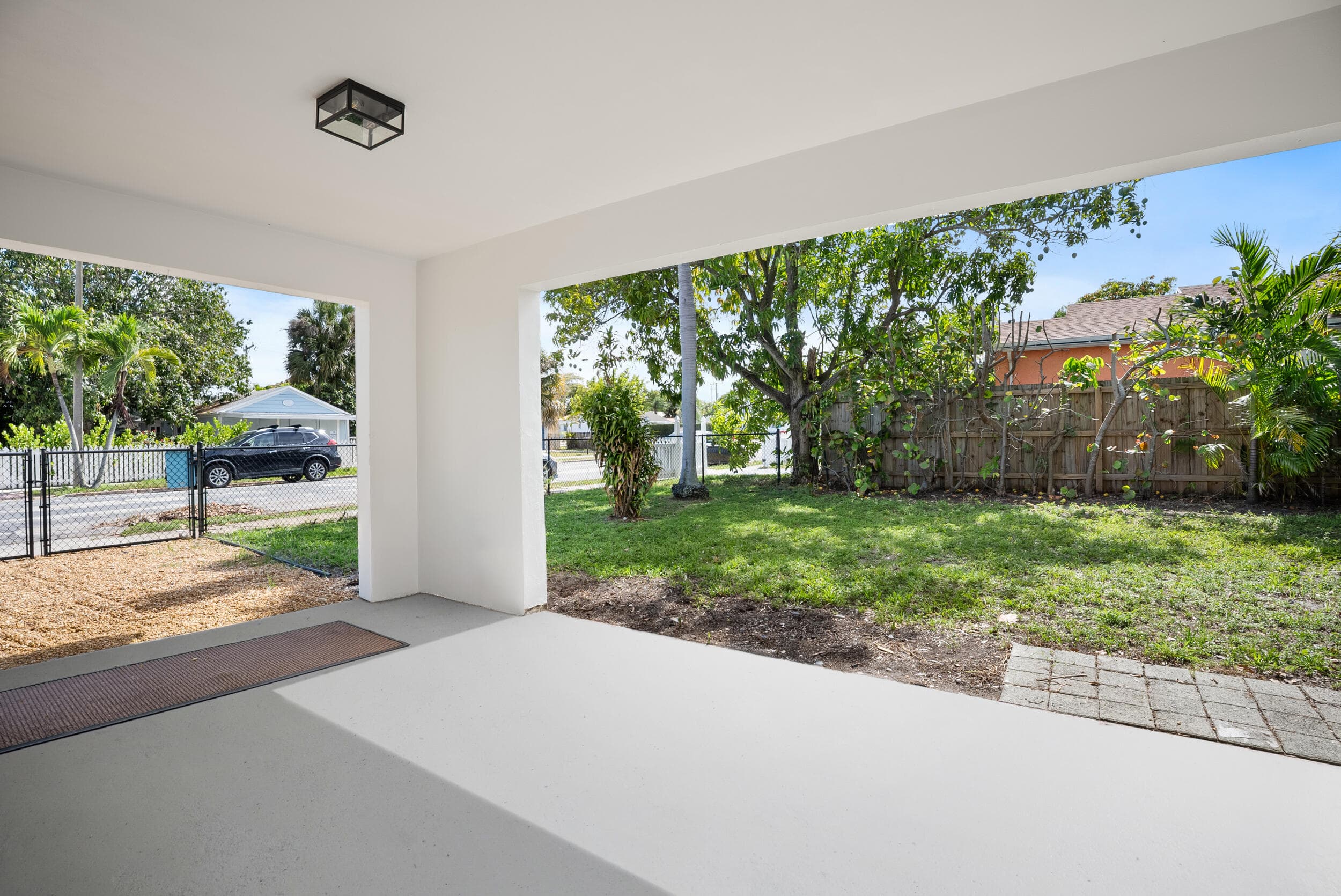 401 42nd Street, West Palm Beach, FL 33407 — photo 4 of 35