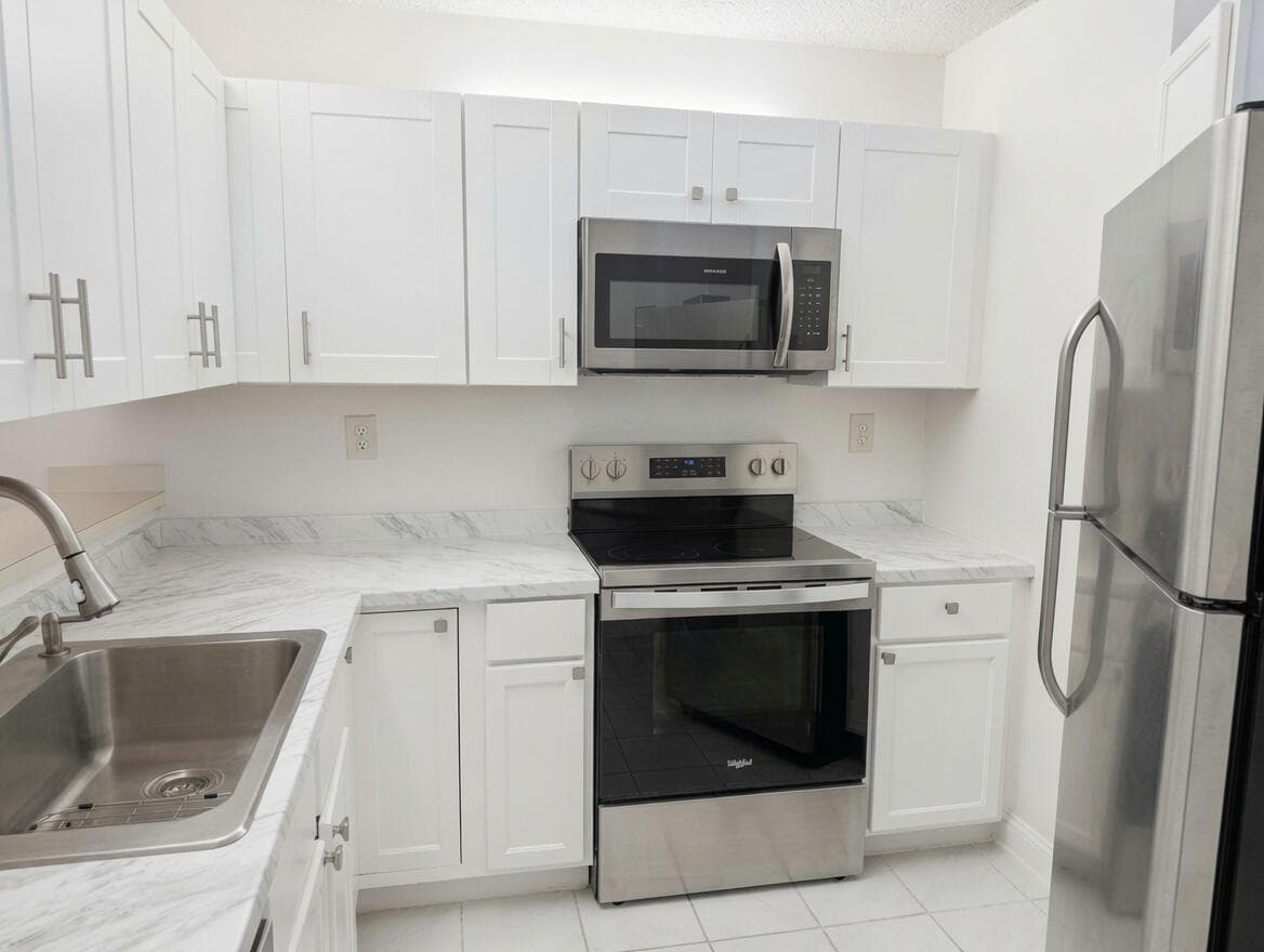 3798 Victoria Drive, West Palm Beach, FL 33406 — photo 7 of 27