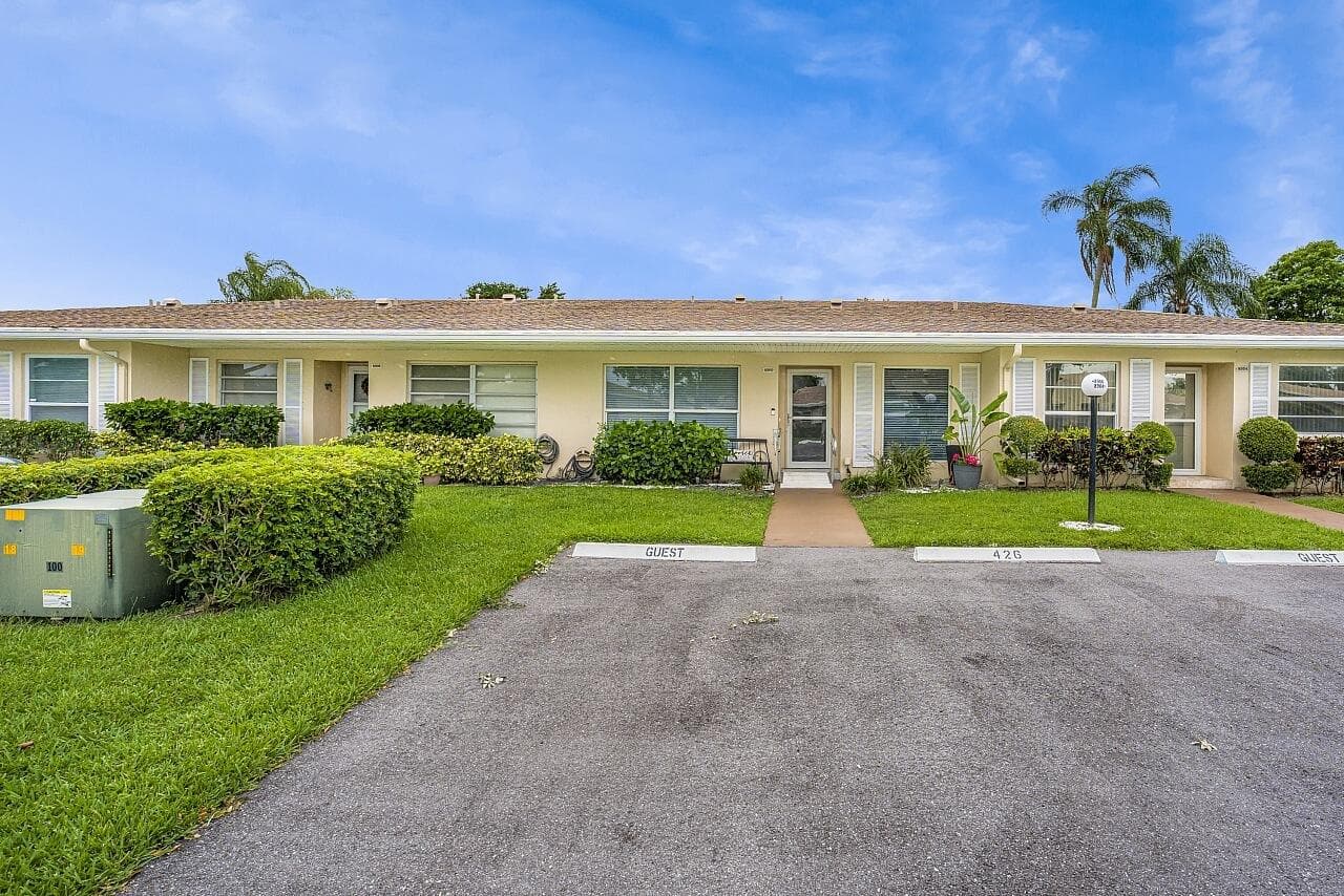8900 Warwick Drive, Boca Raton, FL 33433 — photo 44 of 47