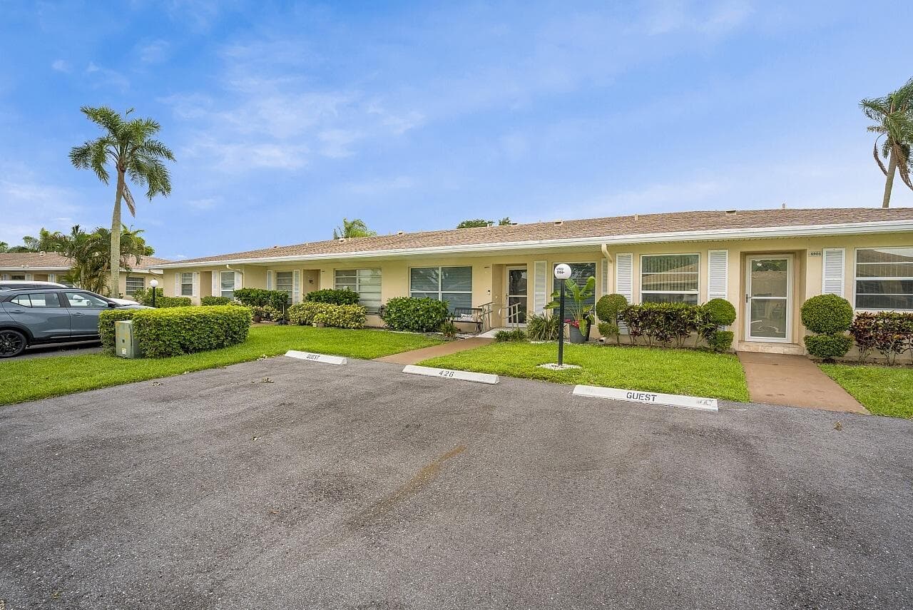 8900 Warwick Drive, Boca Raton, FL 33433 — photo 46 of 47