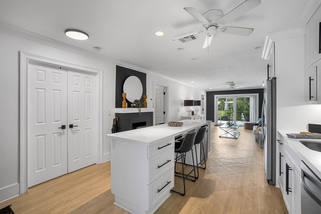 8900 Warwick Drive, Boca Raton, FL 33433 — photo 2 of 47