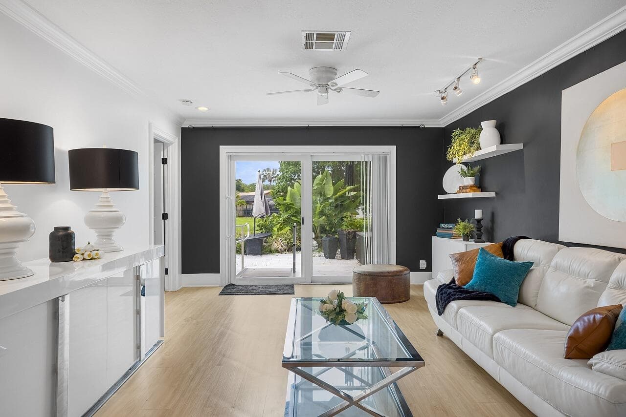 8900 Warwick Drive, Boca Raton, FL 33433 — photo 12 of 47