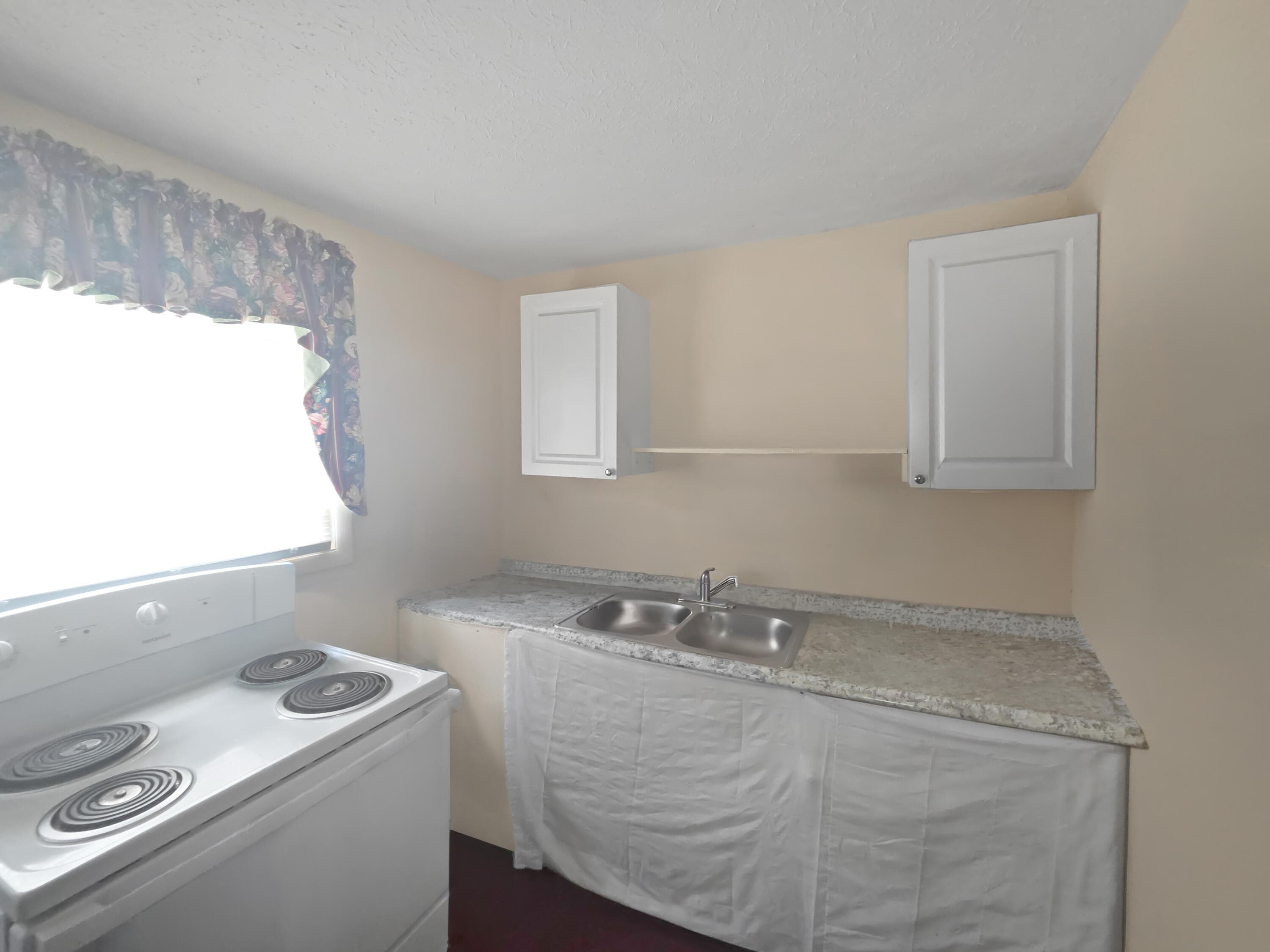 914 N 13th N Street, Fort Pierce, FL 34950 — photo 3 of 22