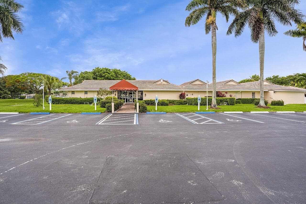 8900 Warwick Drive, Boca Raton, FL 33433 — photo 34 of 47