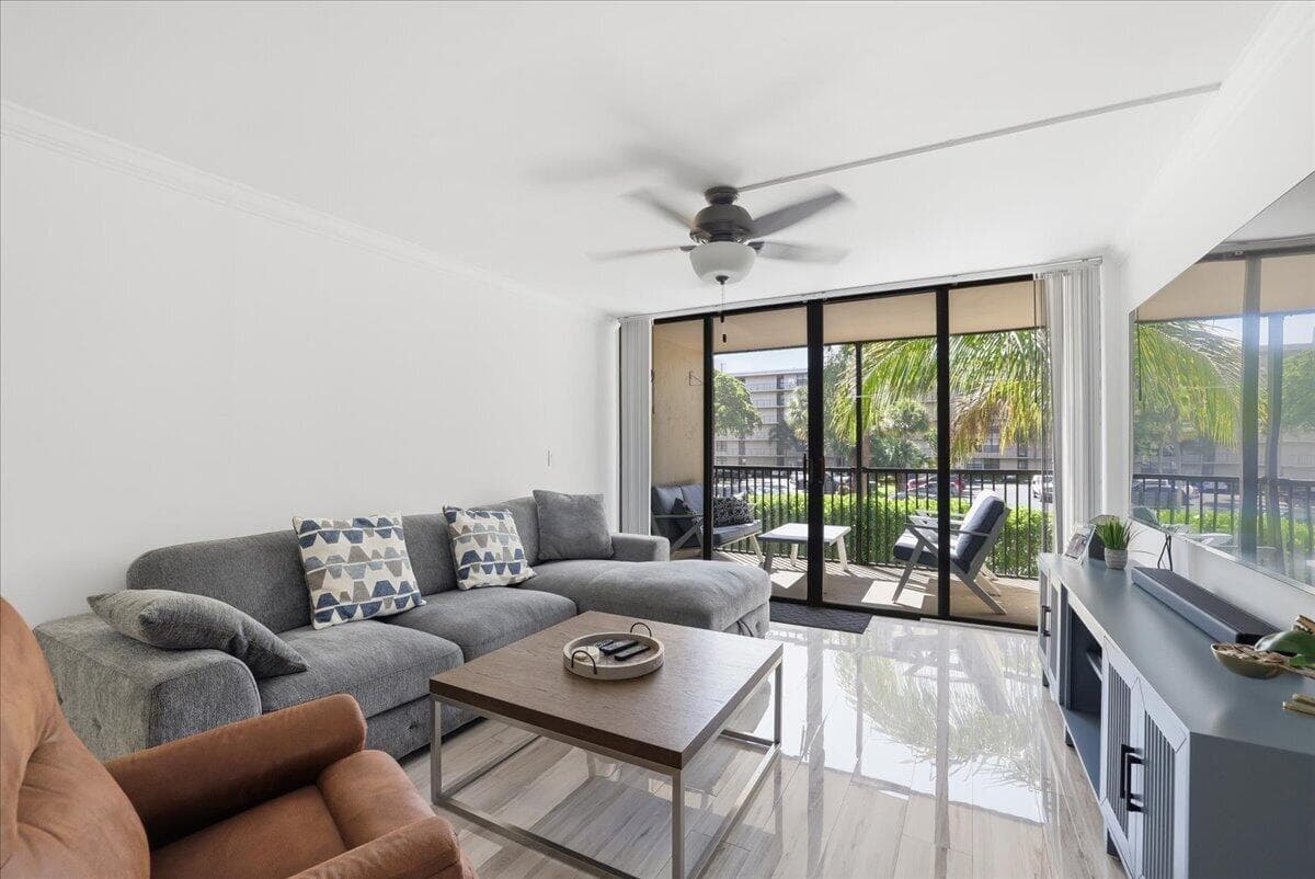16 Royal Palm Way 205, Boca Raton, FL 33432 — photo 10 of 49