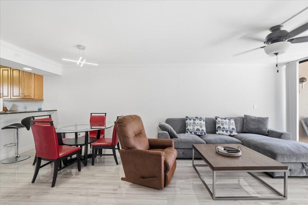16 Royal Palm Way 205, Boca Raton, FL 33432 — photo 11 of 49